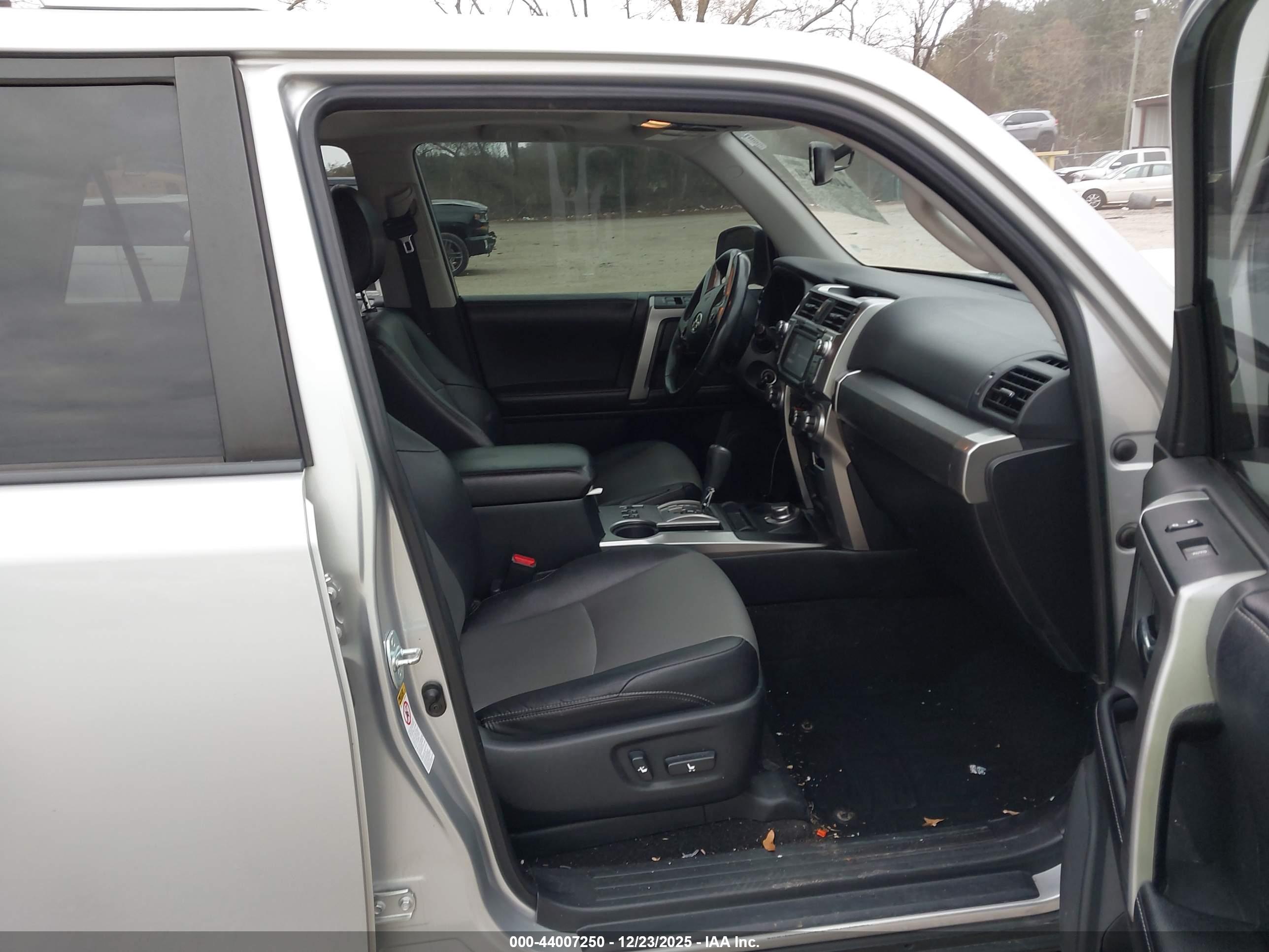 TOYOTA 4RUNNER image 5