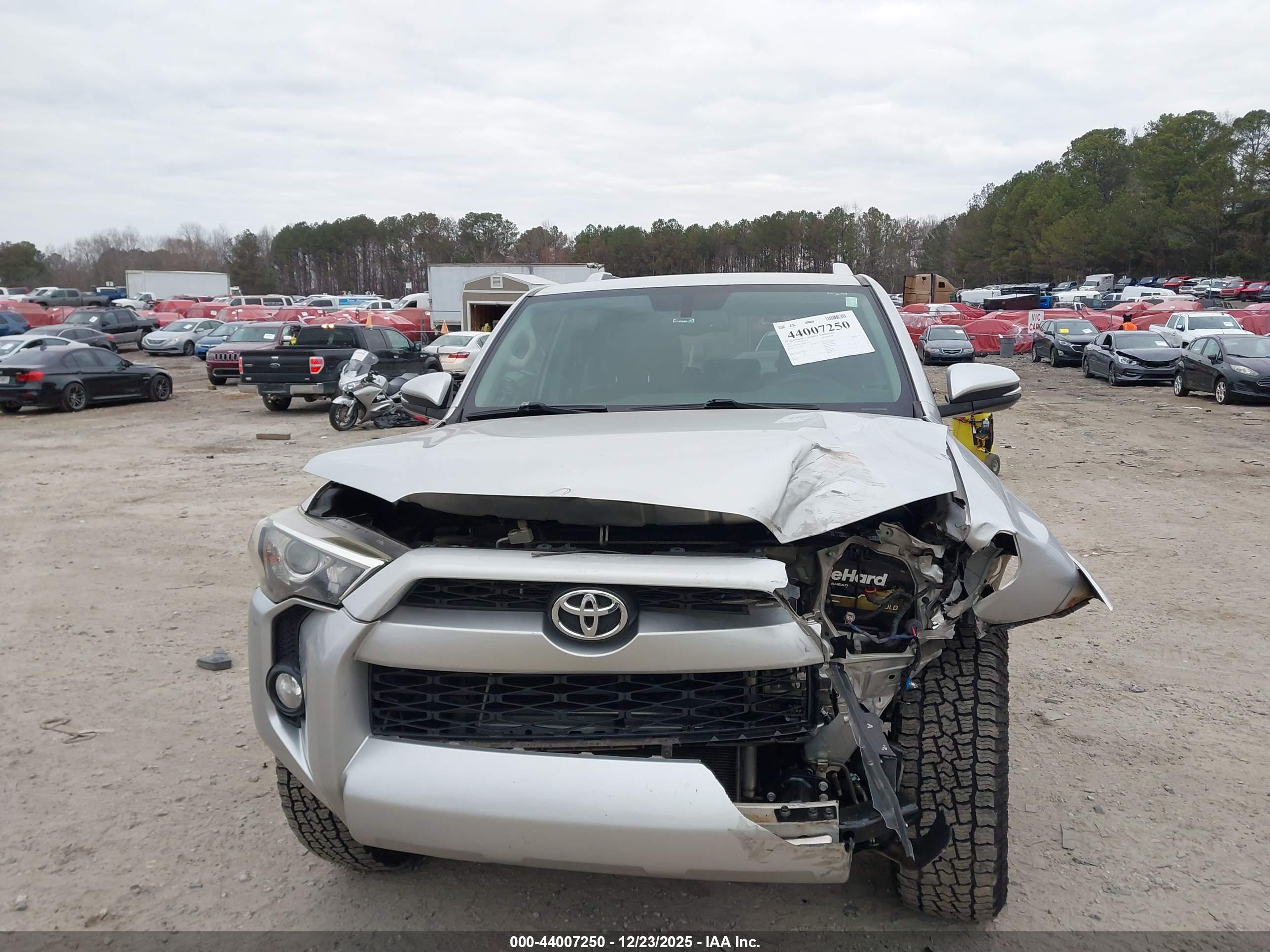 TOYOTA 4RUNNER image 6