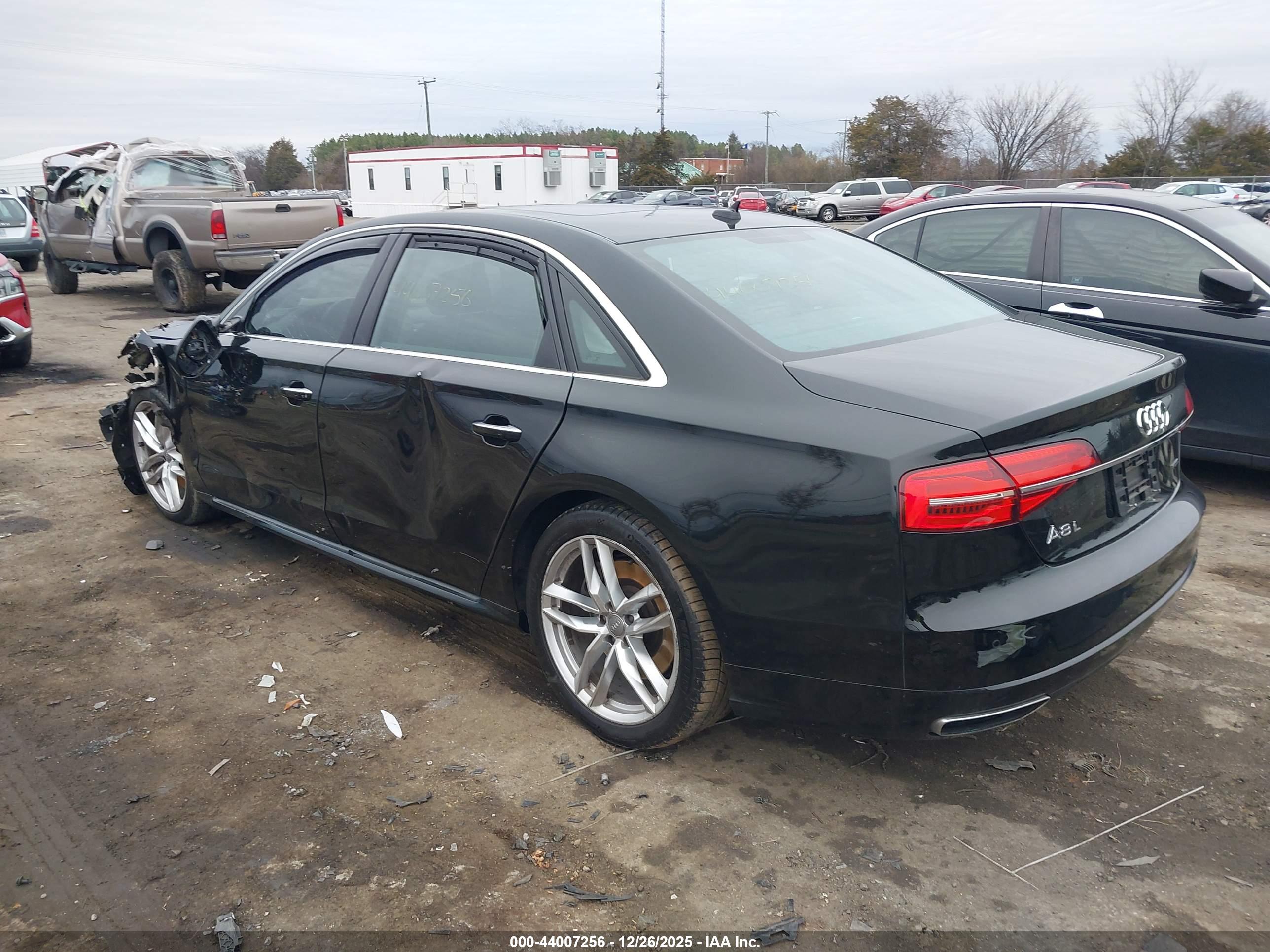 AUDI A8 image 3