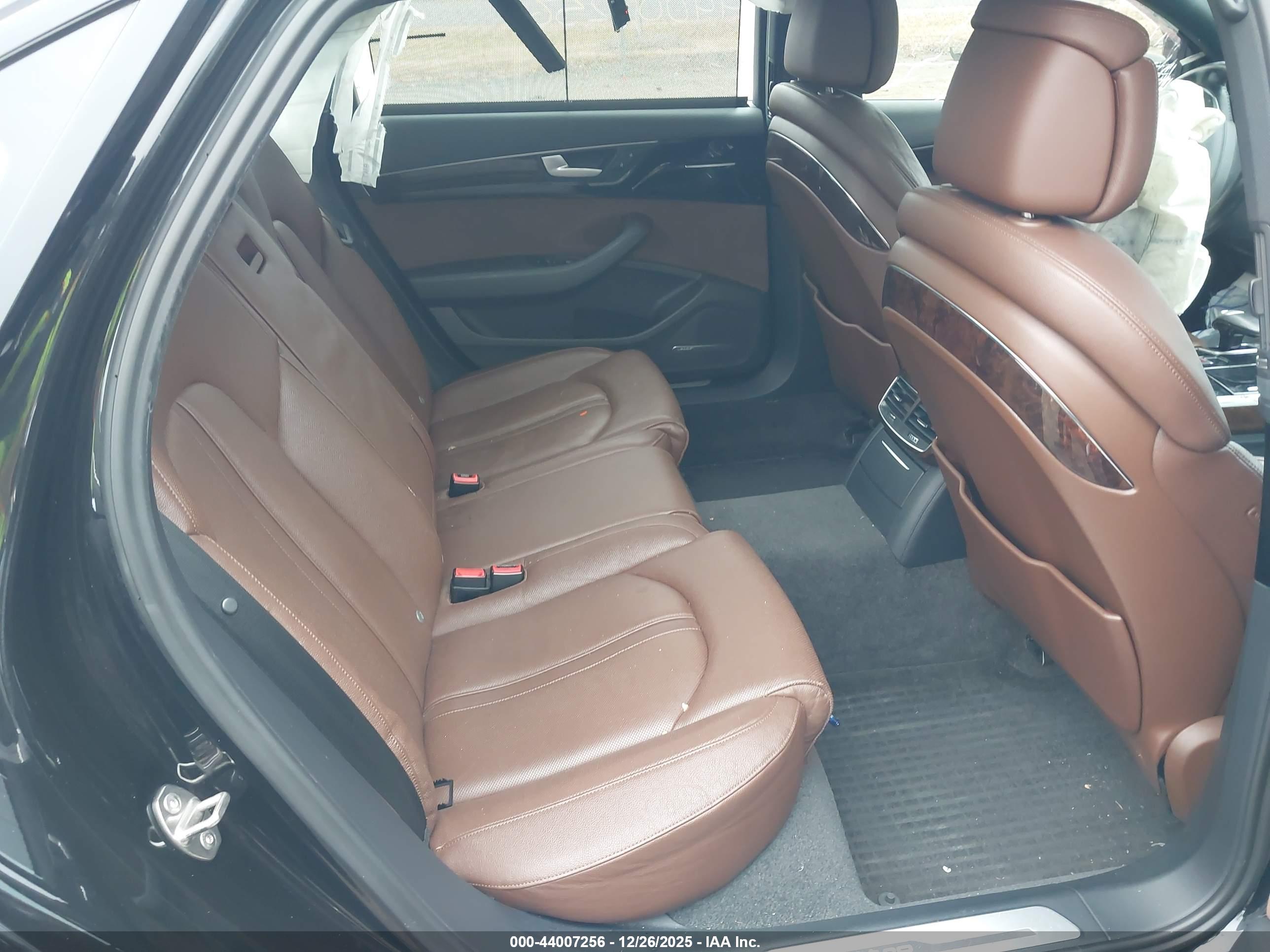 AUDI A8 image 8