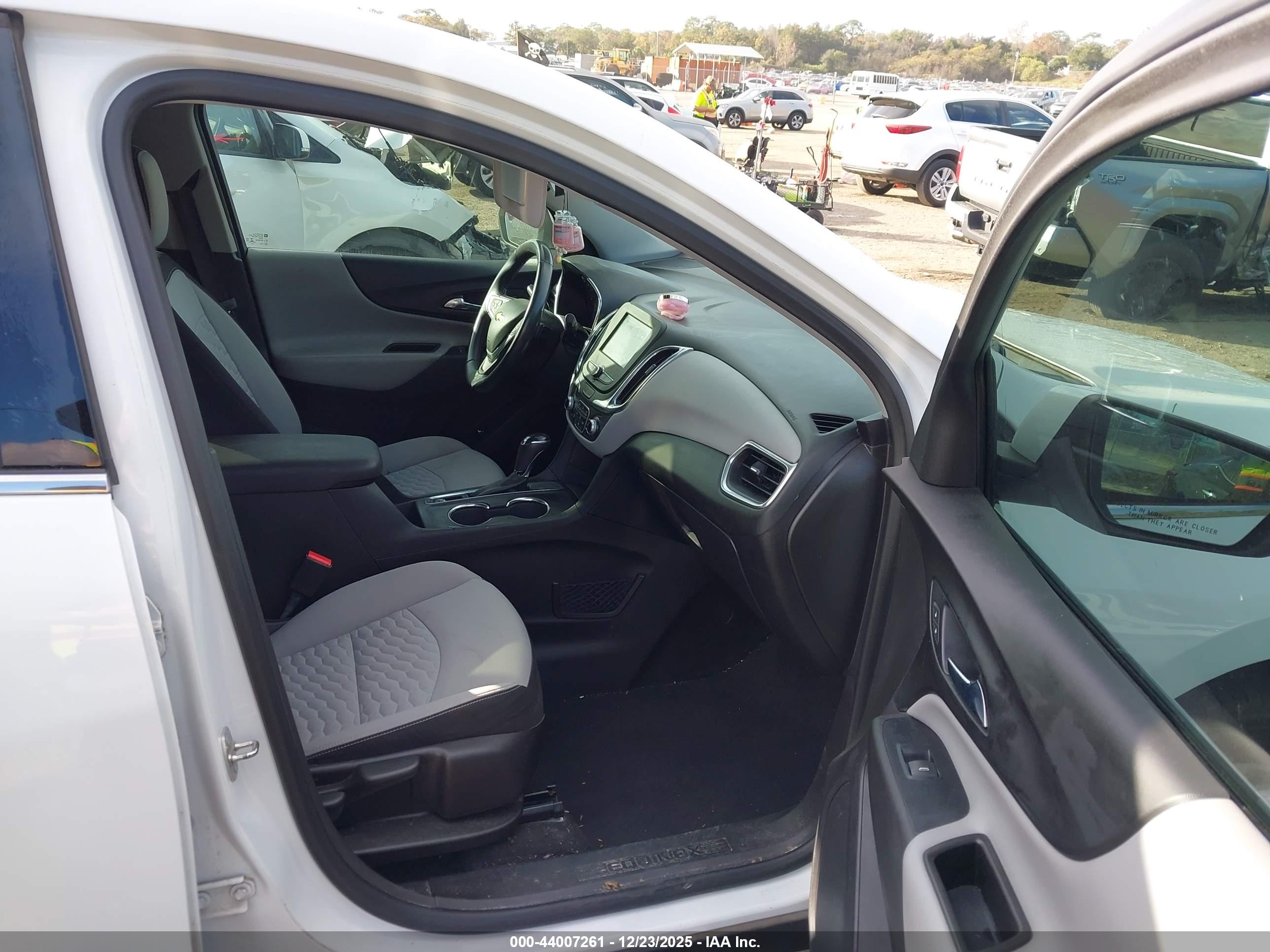 CHEVROLET EQUINOX image 5