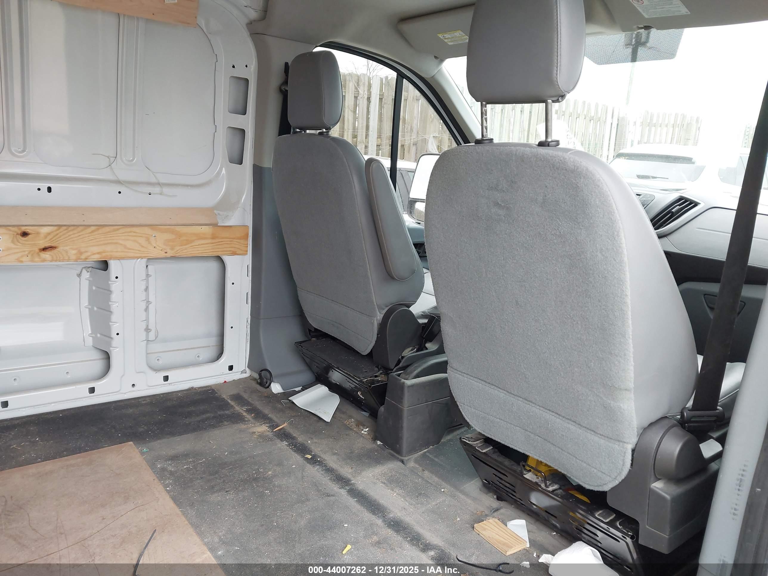 FORD TRANSIT-250 image 5