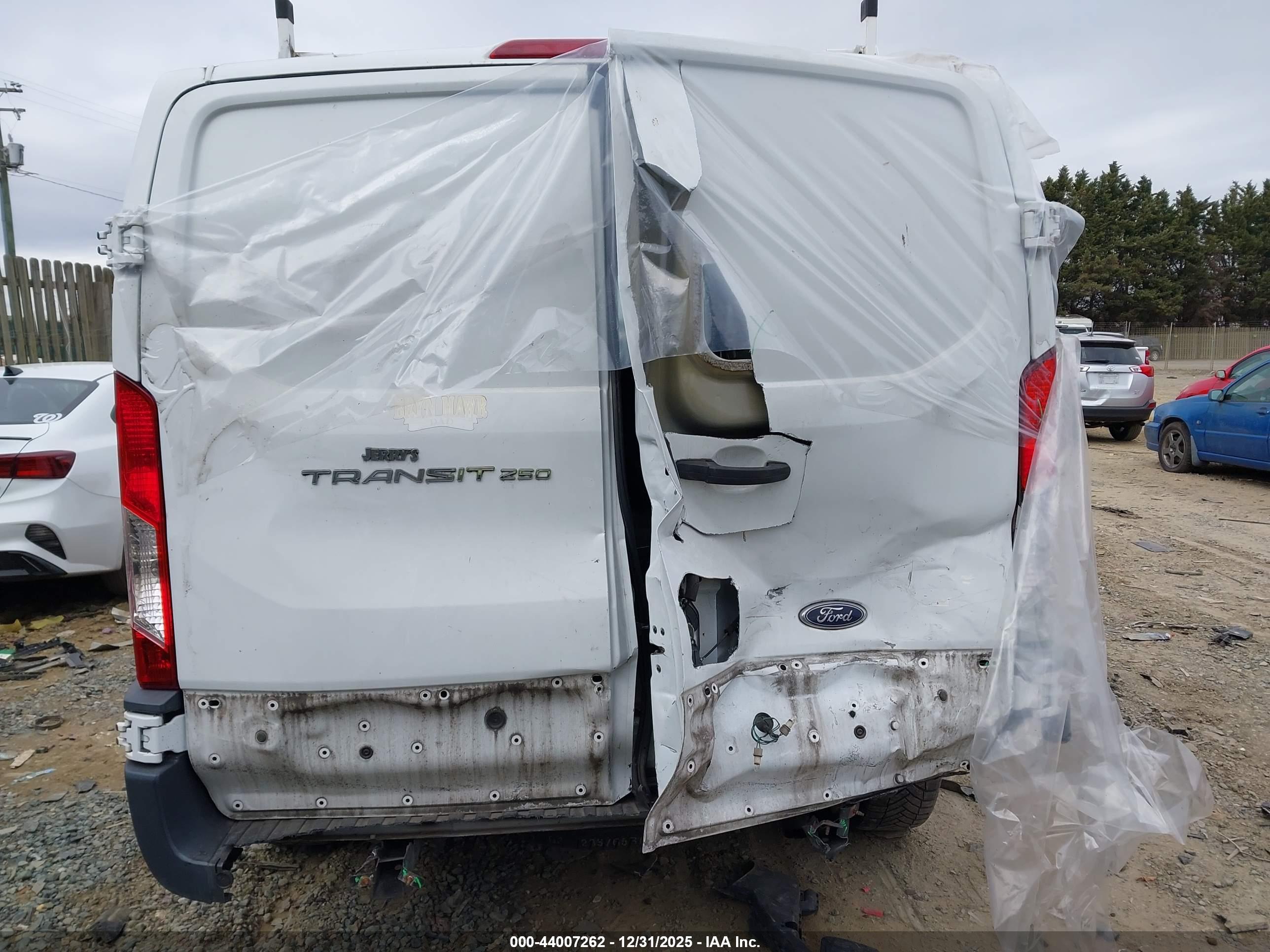 FORD TRANSIT-250 image 6