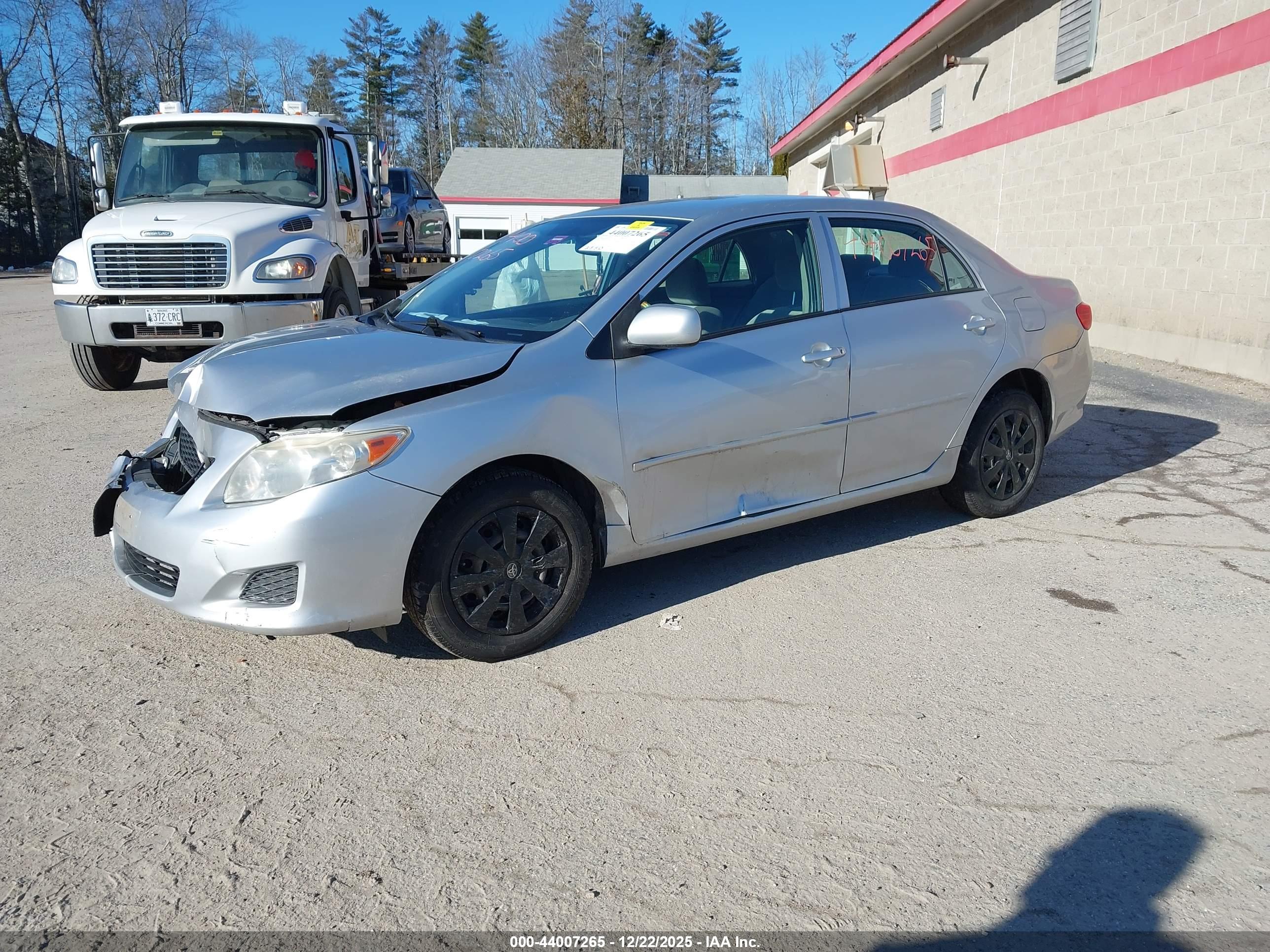 TOYOTA COROLLA image 2