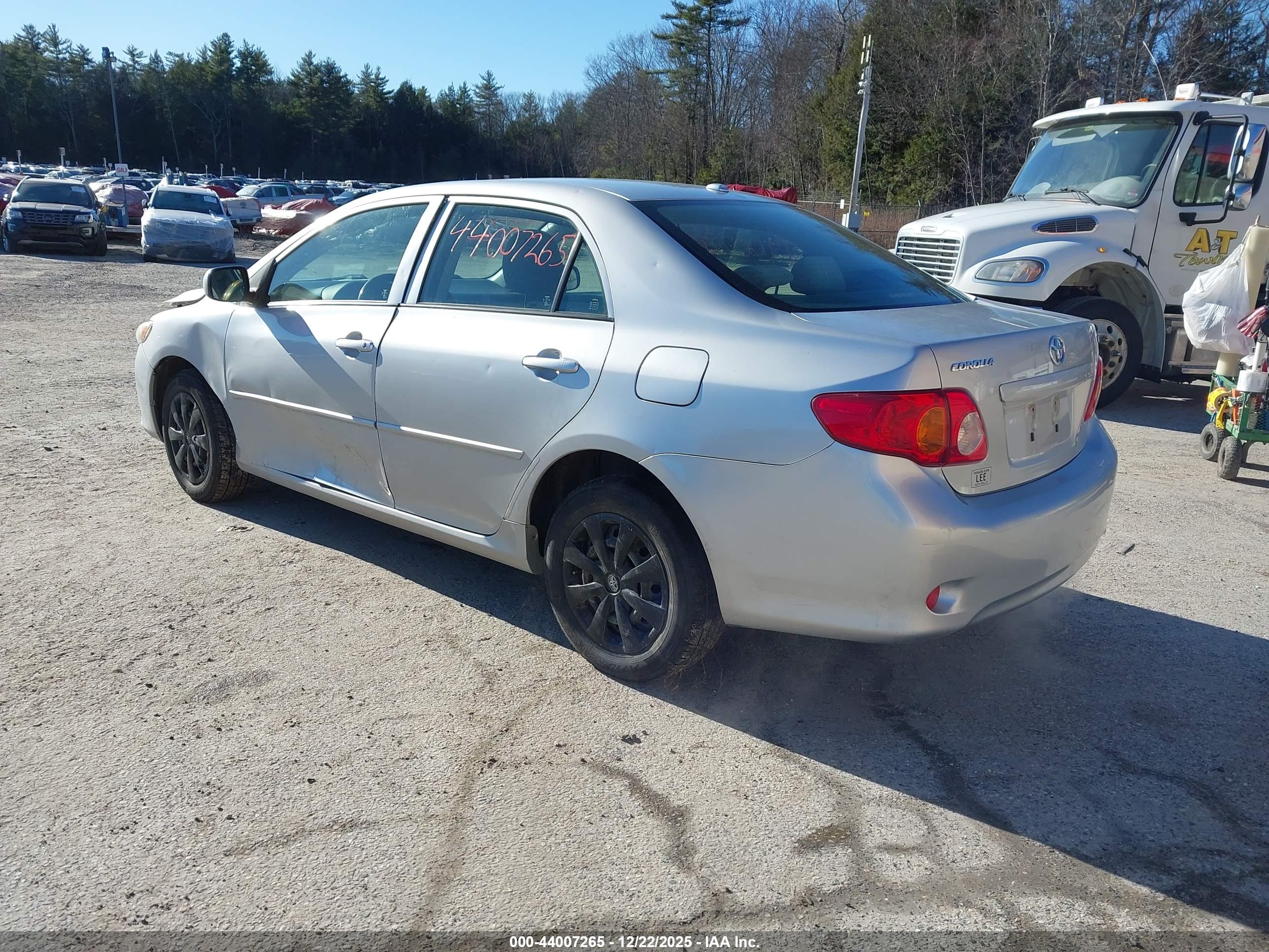TOYOTA COROLLA image 3