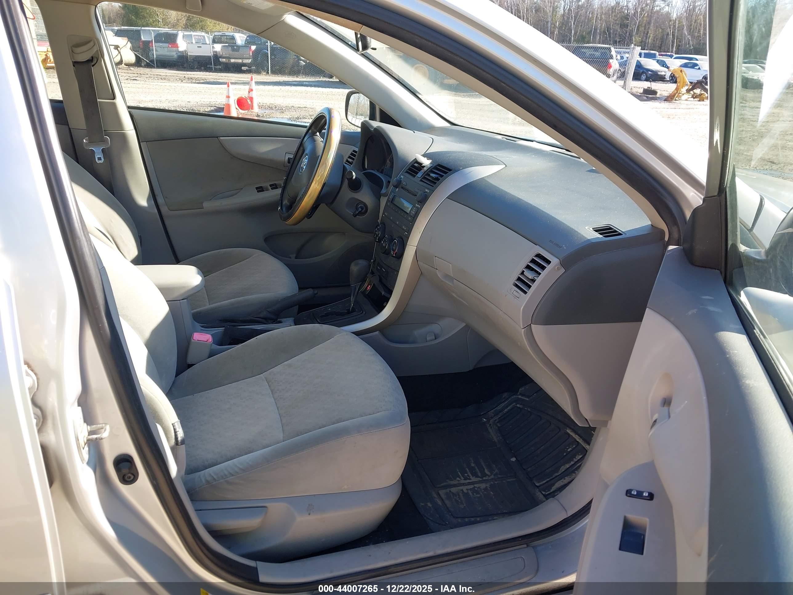 TOYOTA COROLLA image 5