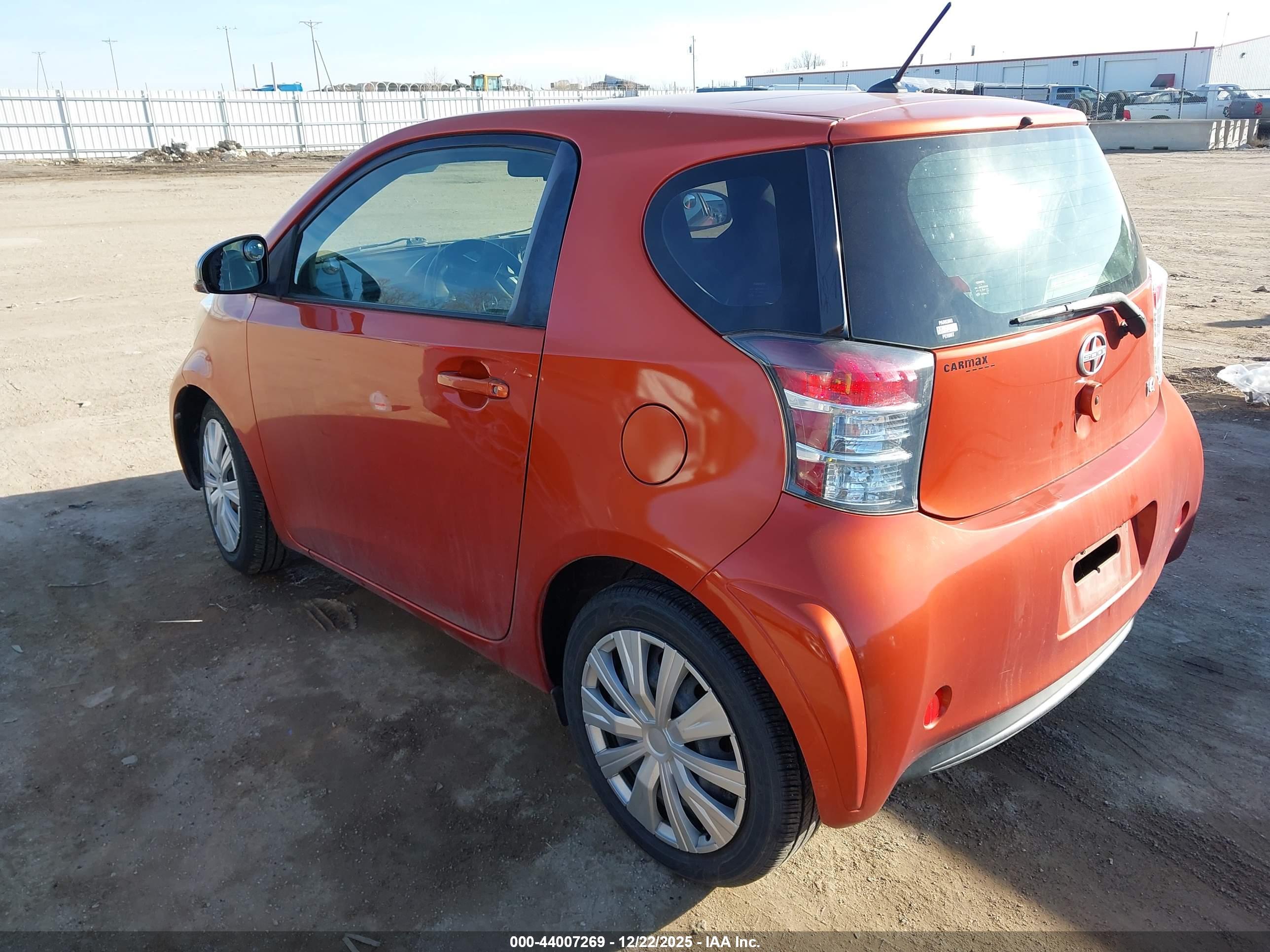 SCION IQ image 3