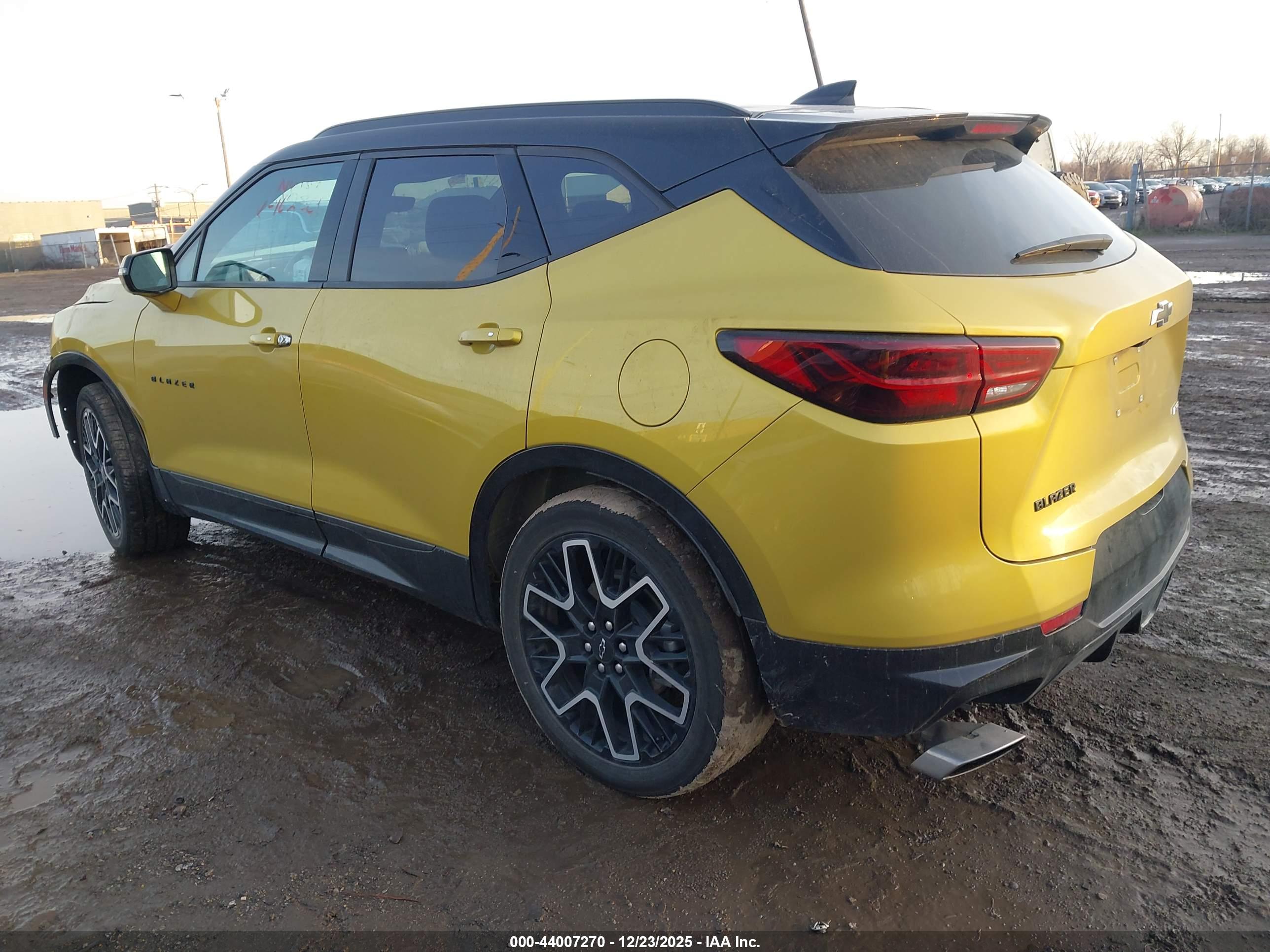 CHEVROLET BLAZER image 3