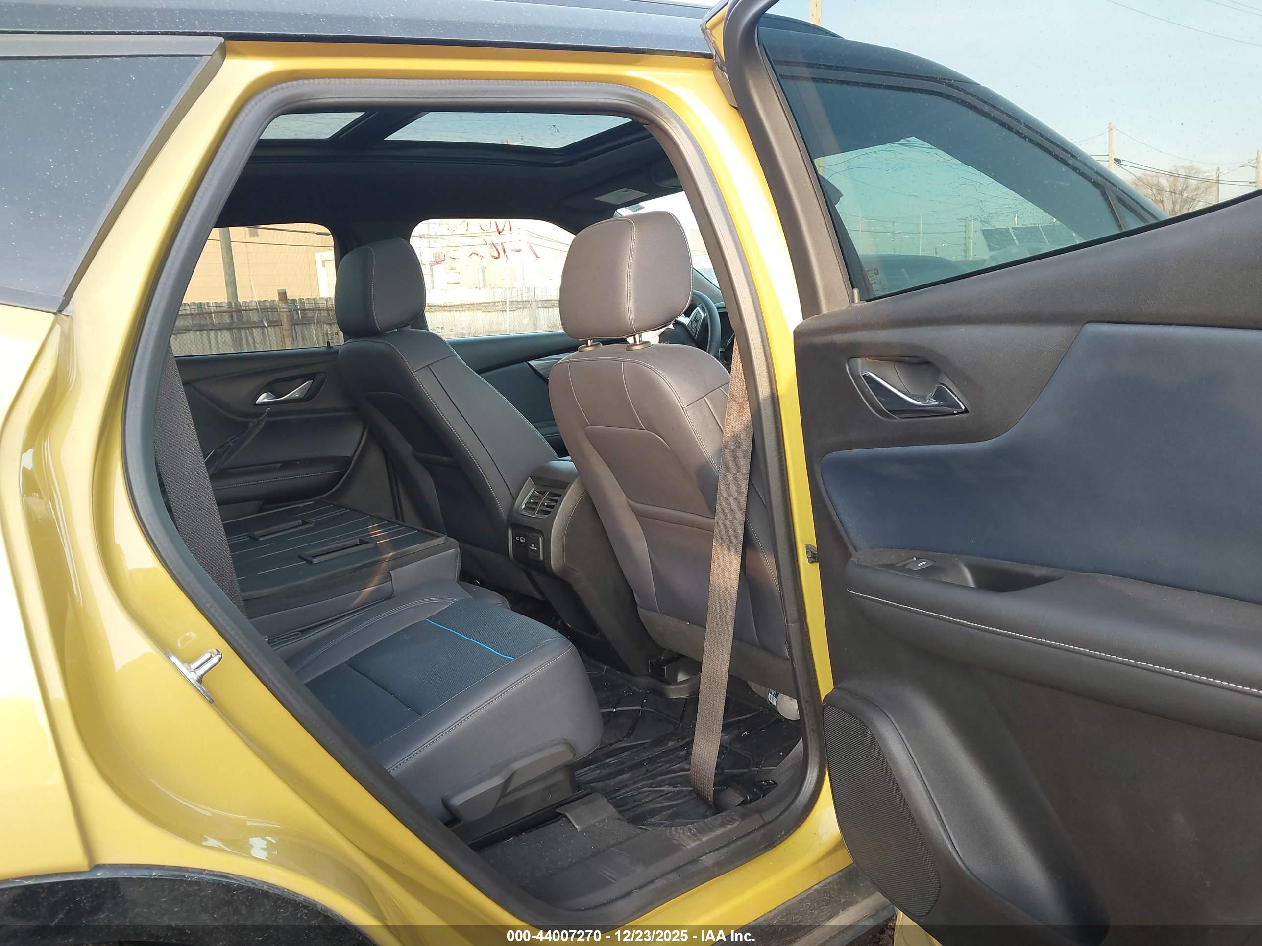 CHEVROLET BLAZER image 8