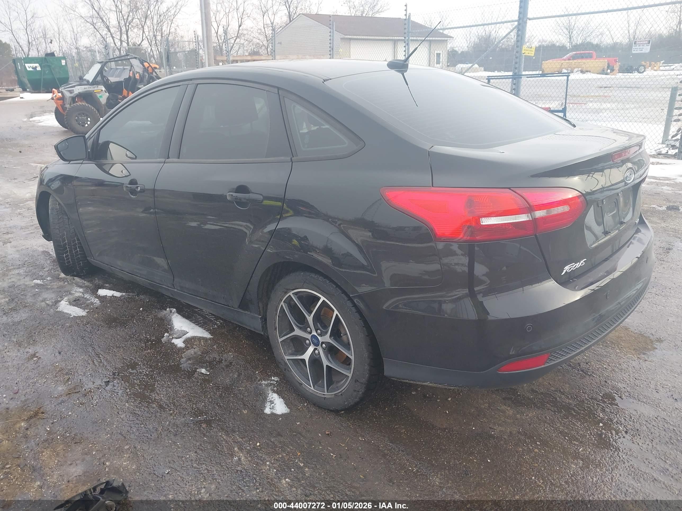 FORD FOCUS image 3