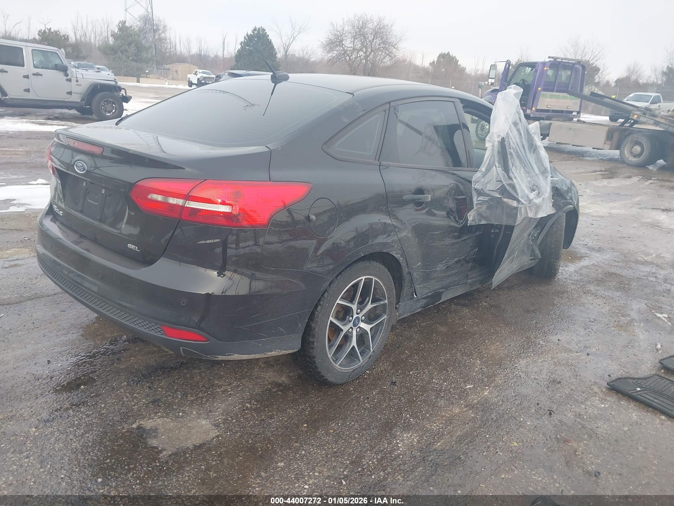 FORD FOCUS image 4