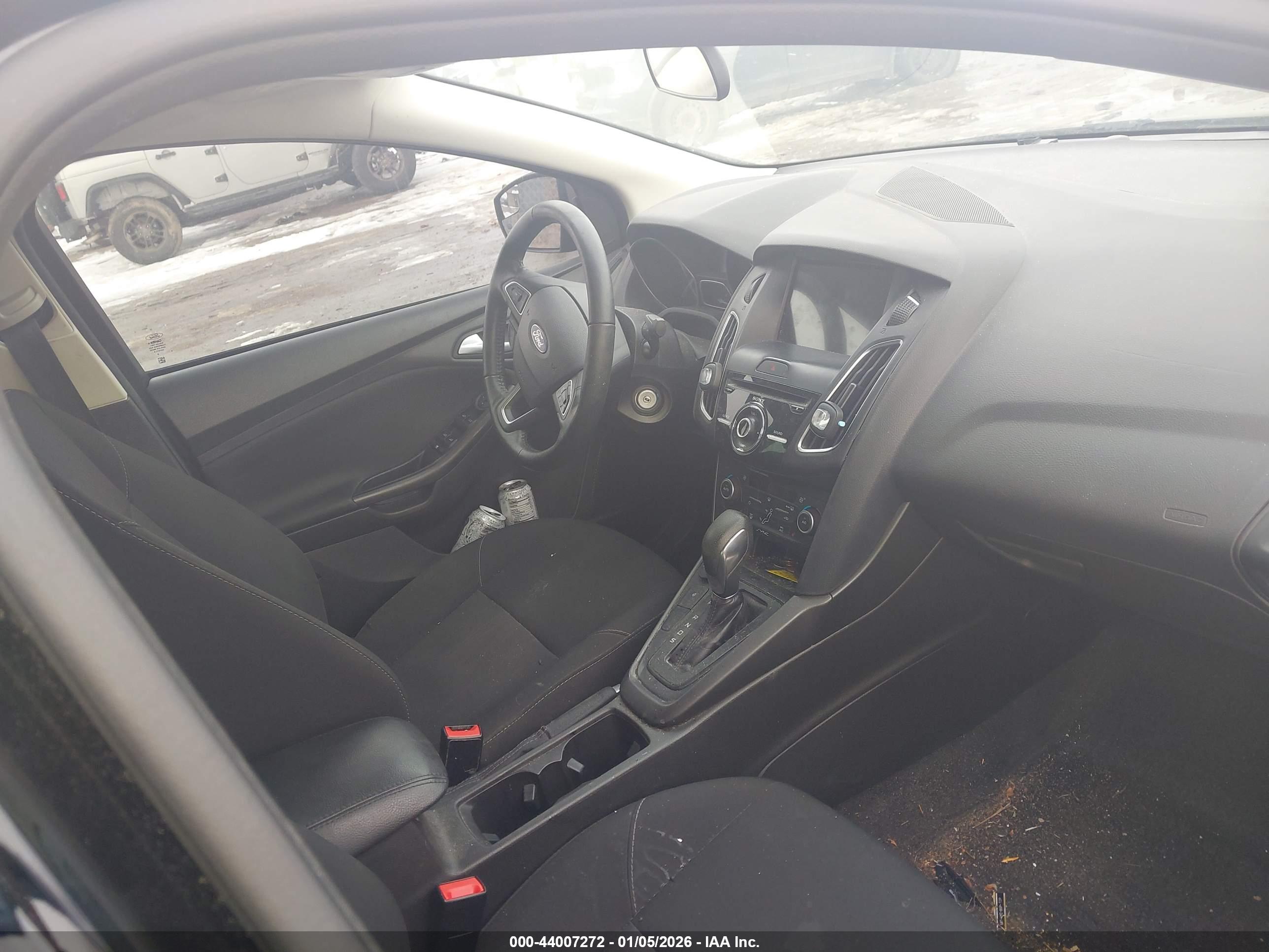 FORD FOCUS image 5