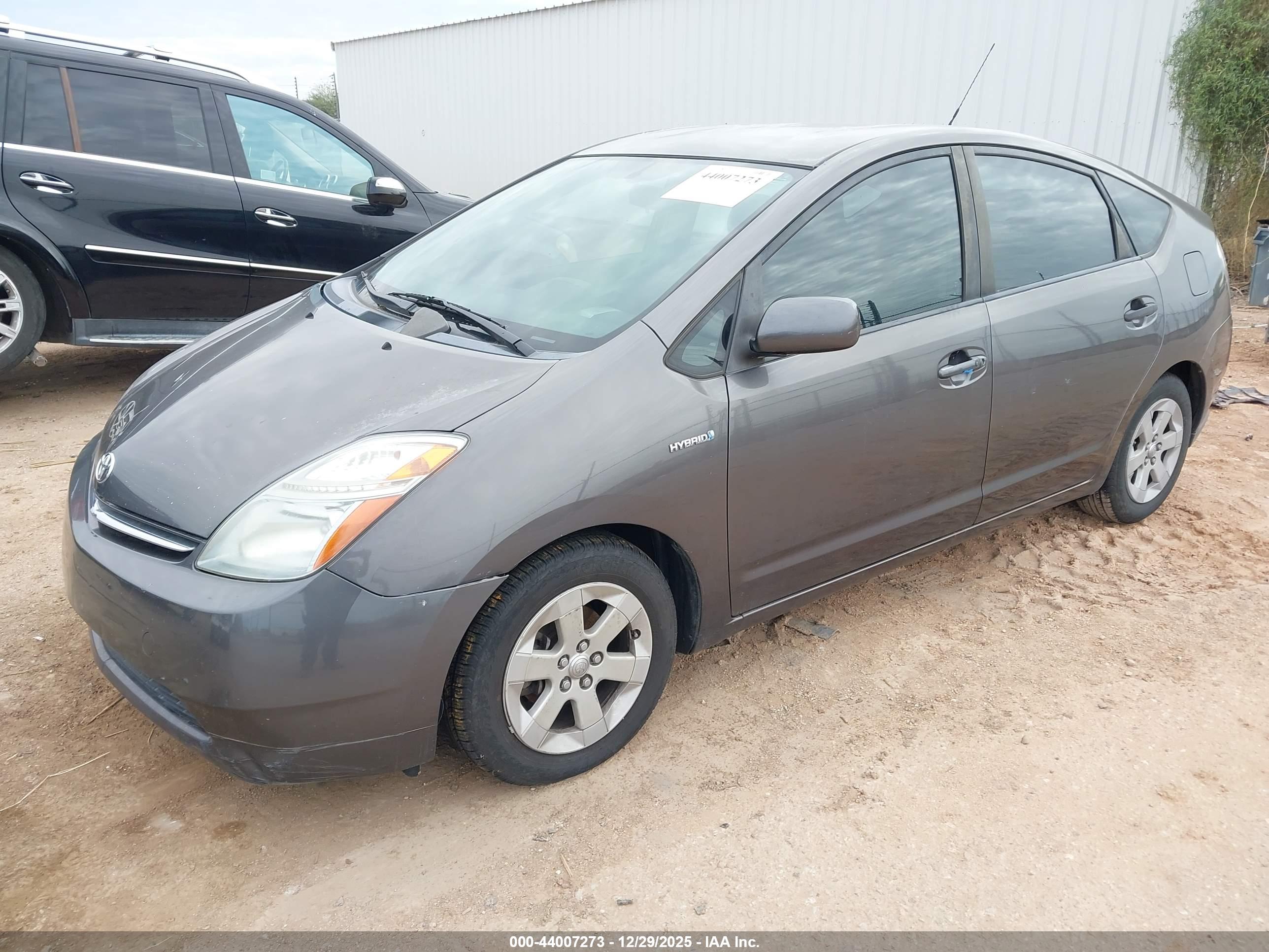 TOYOTA PRIUS image 2