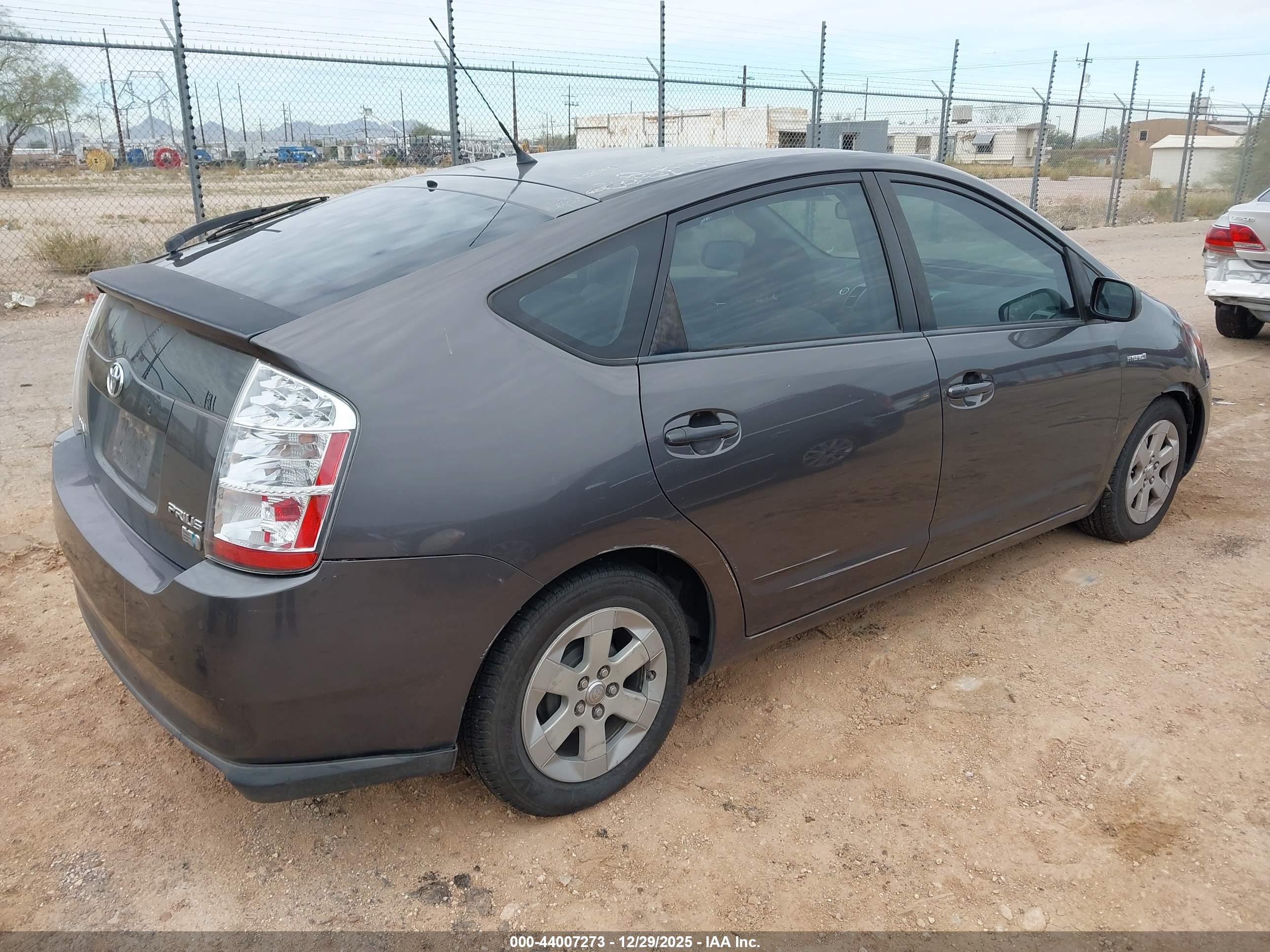 TOYOTA PRIUS image 4
