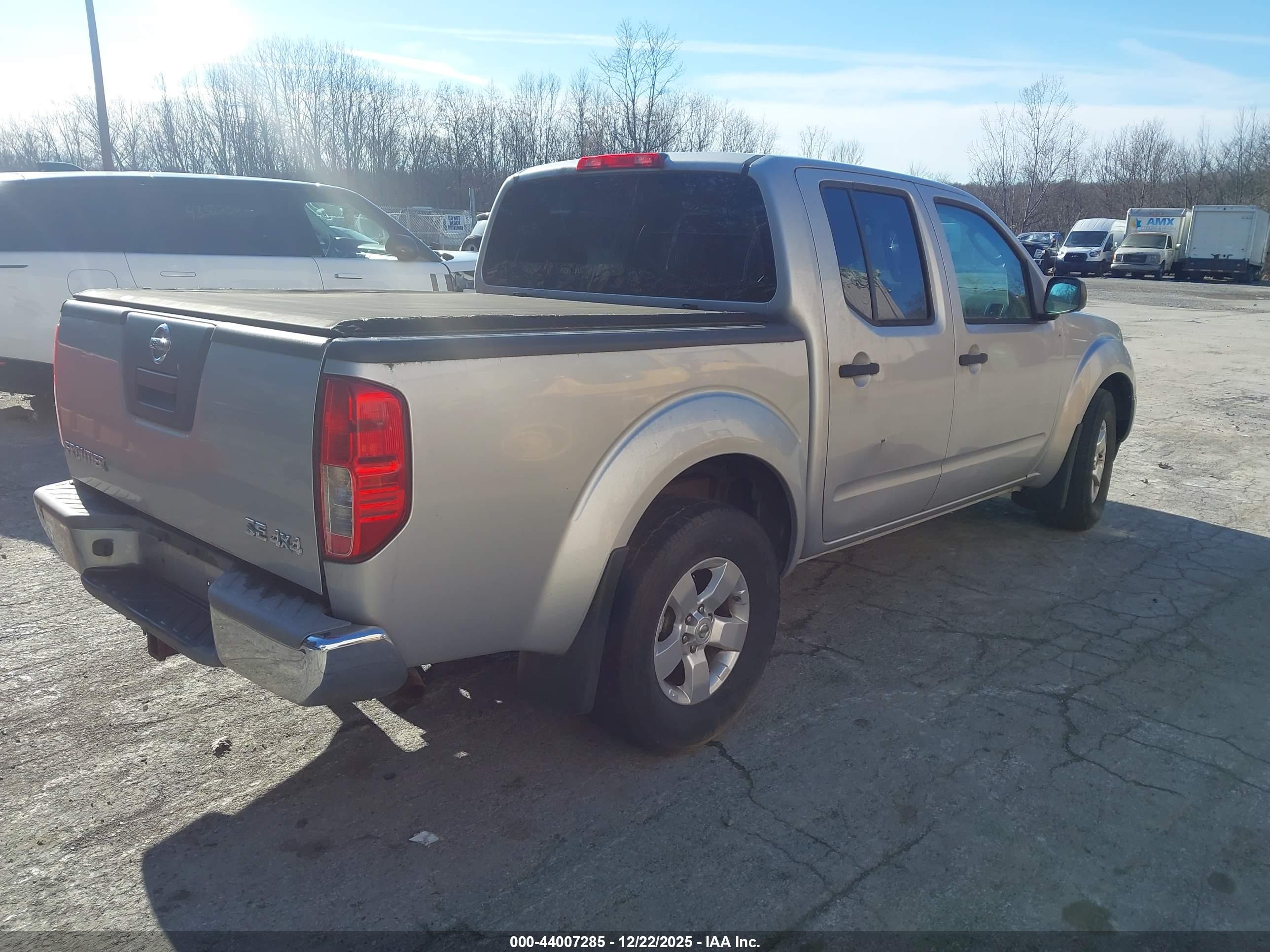 NISSAN FRONTIER image 4