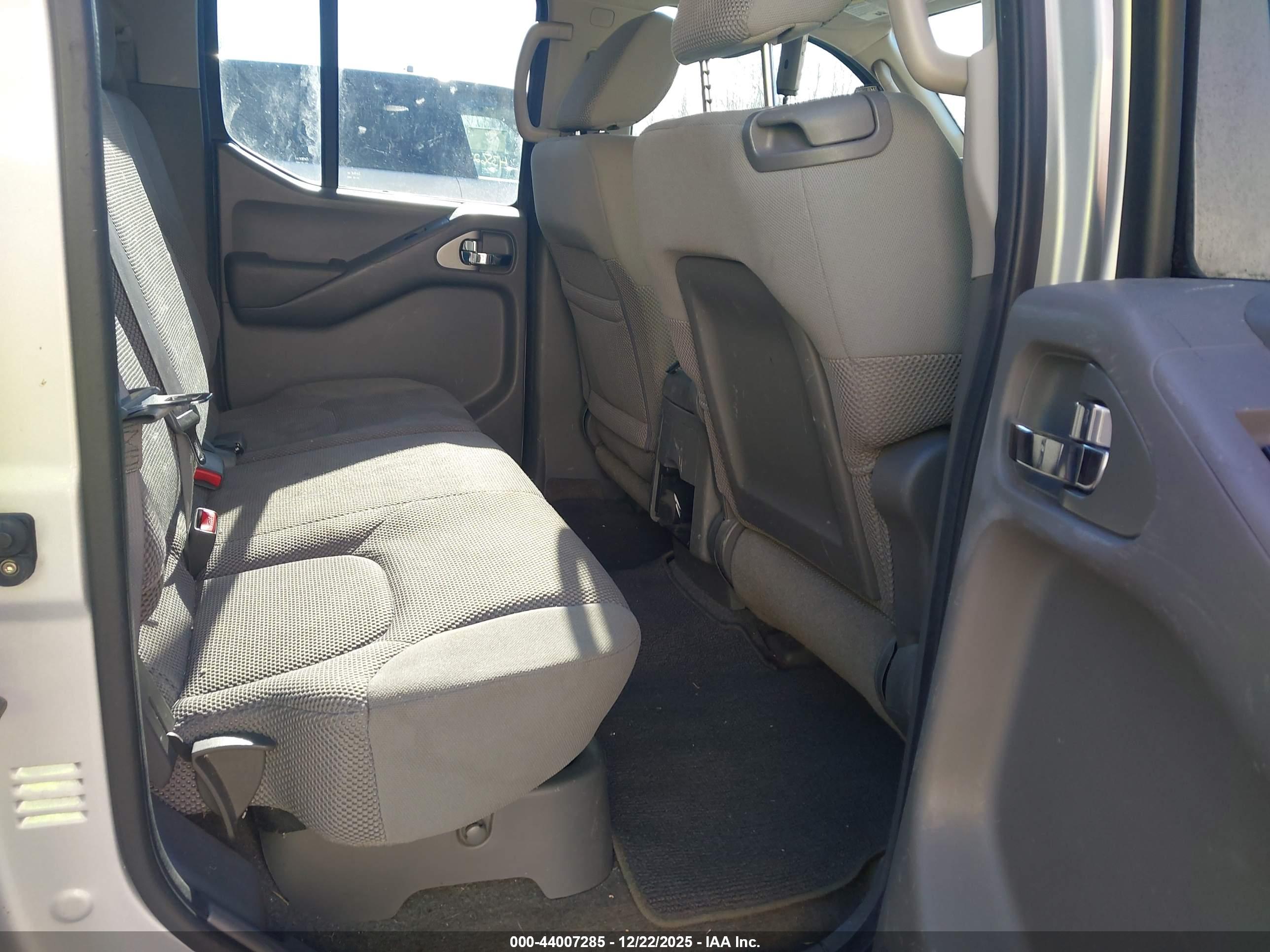 NISSAN FRONTIER image 8