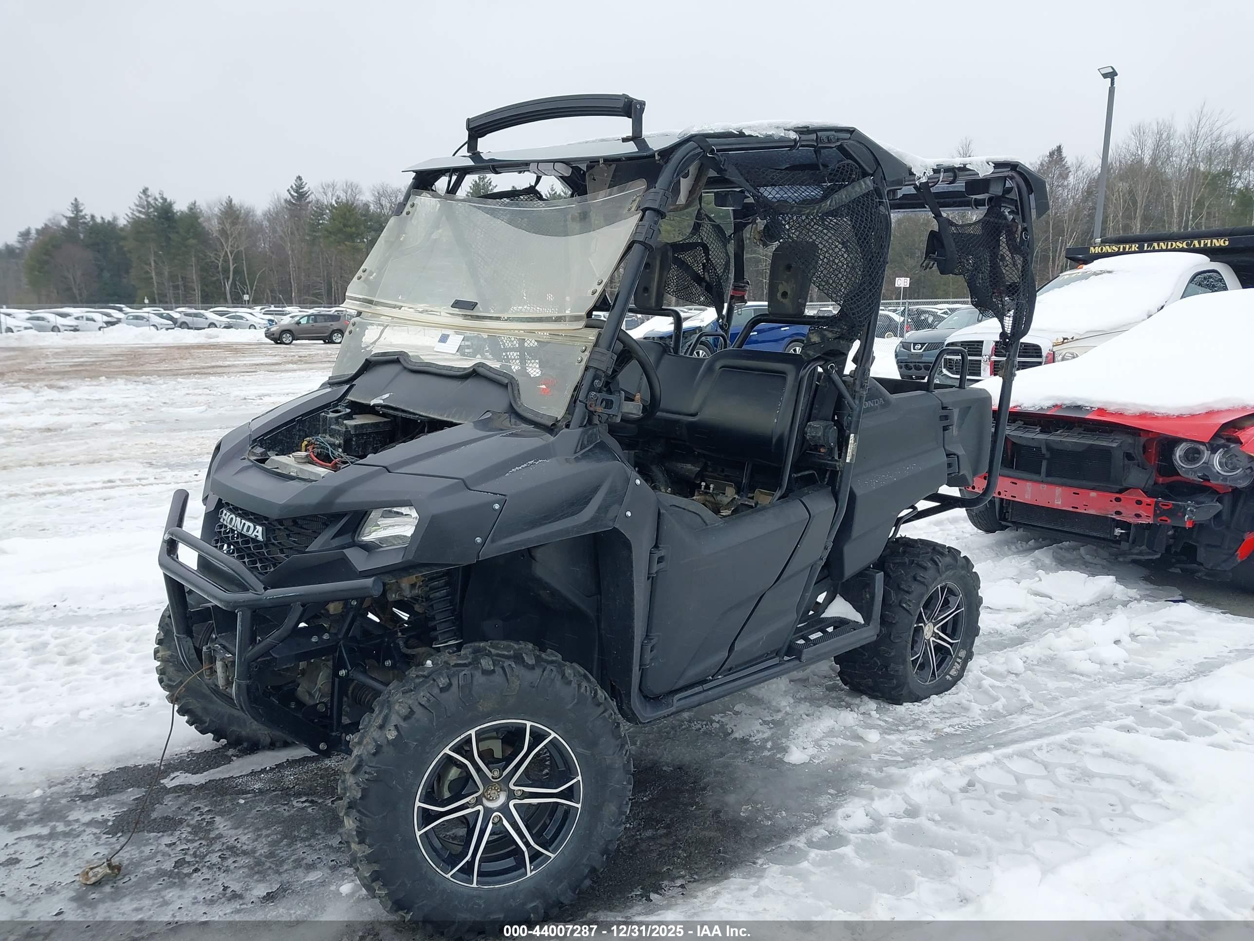 HONDA SXS700 image 2