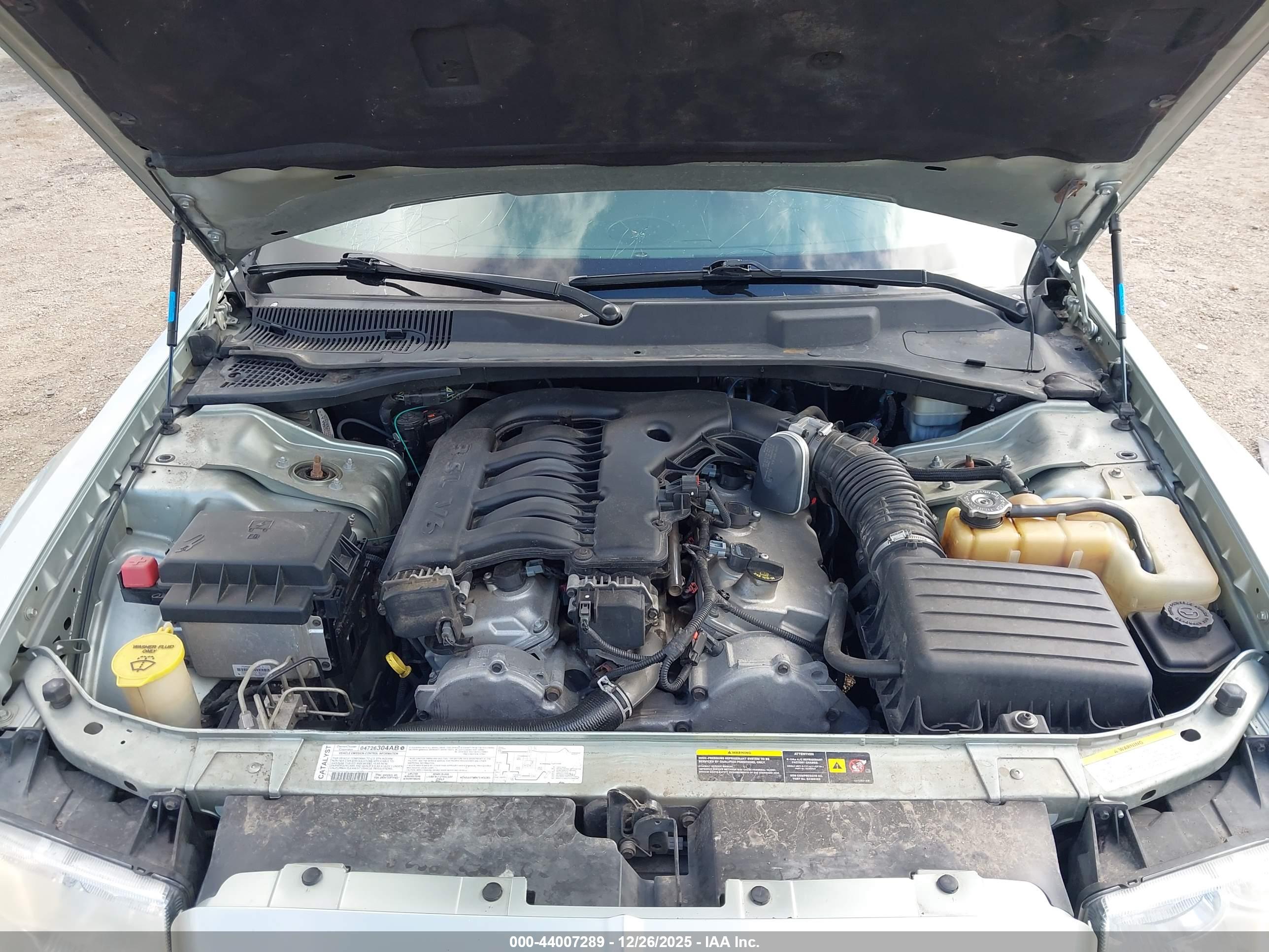CHRYSLER 300 image 10