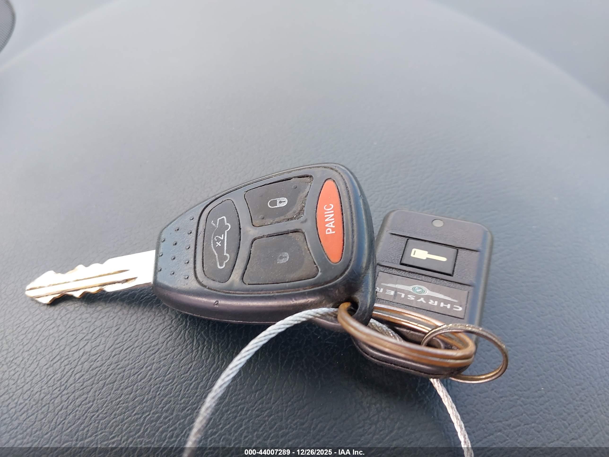 CHRYSLER 300 image 11
