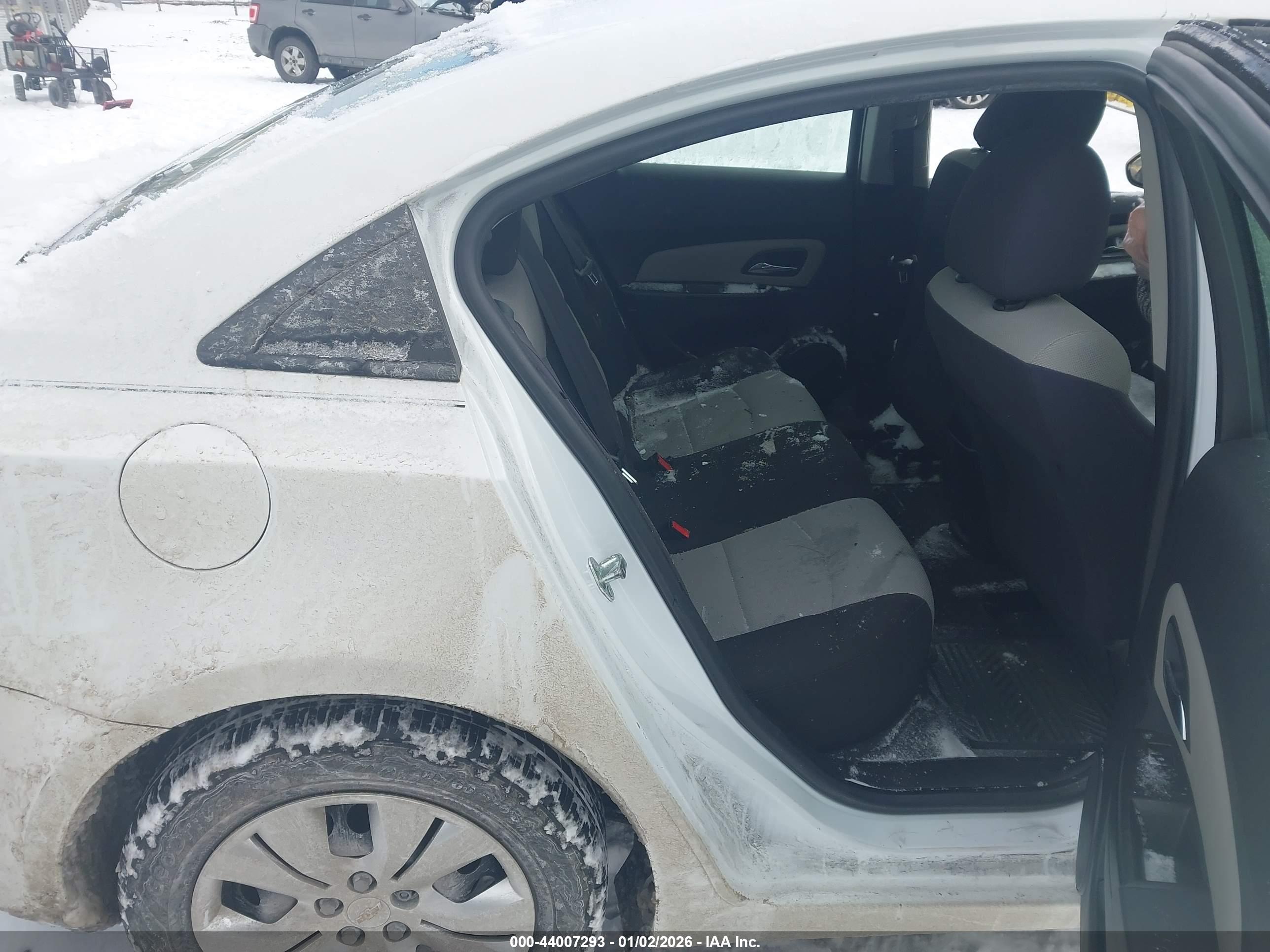 CHEVROLET CRUZE image 8