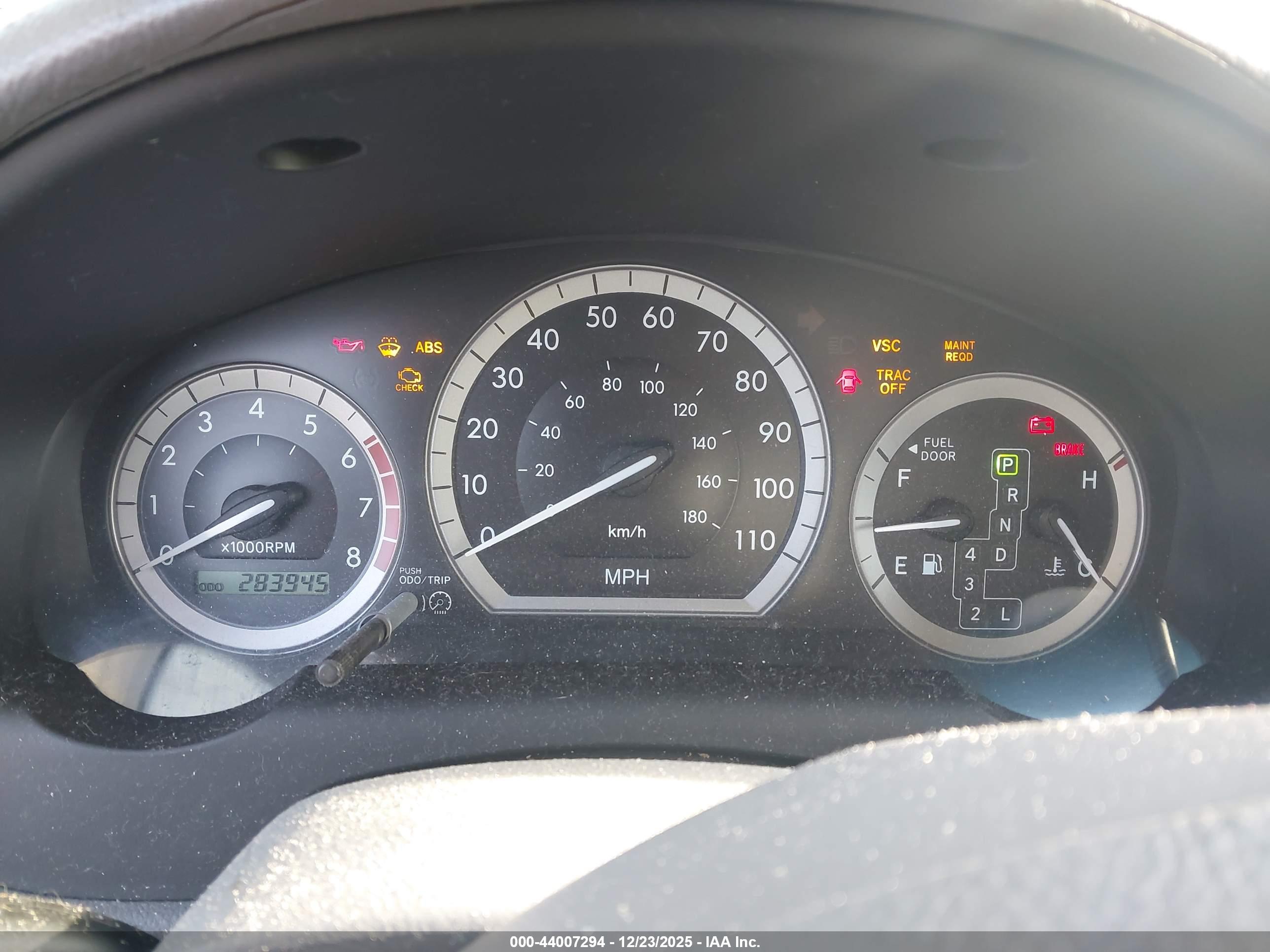 TOYOTA SIENNA image 7