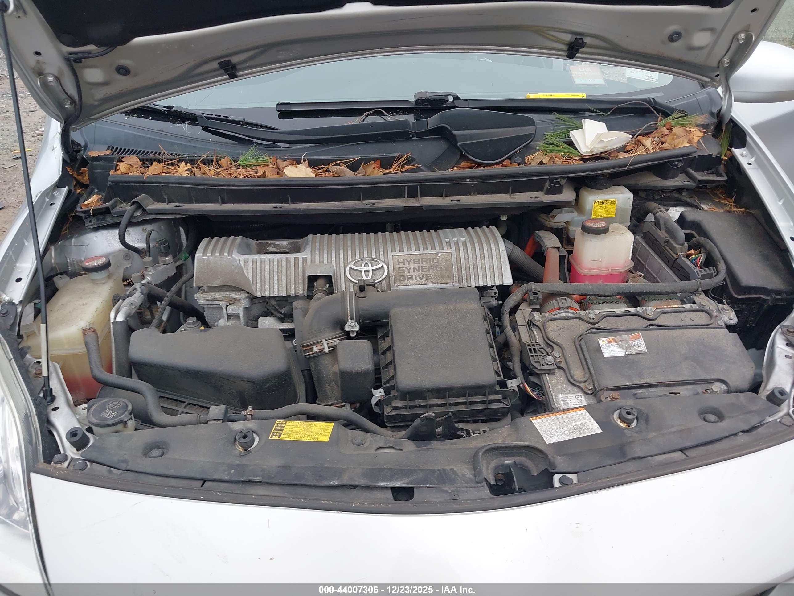 TOYOTA PRIUS image 10