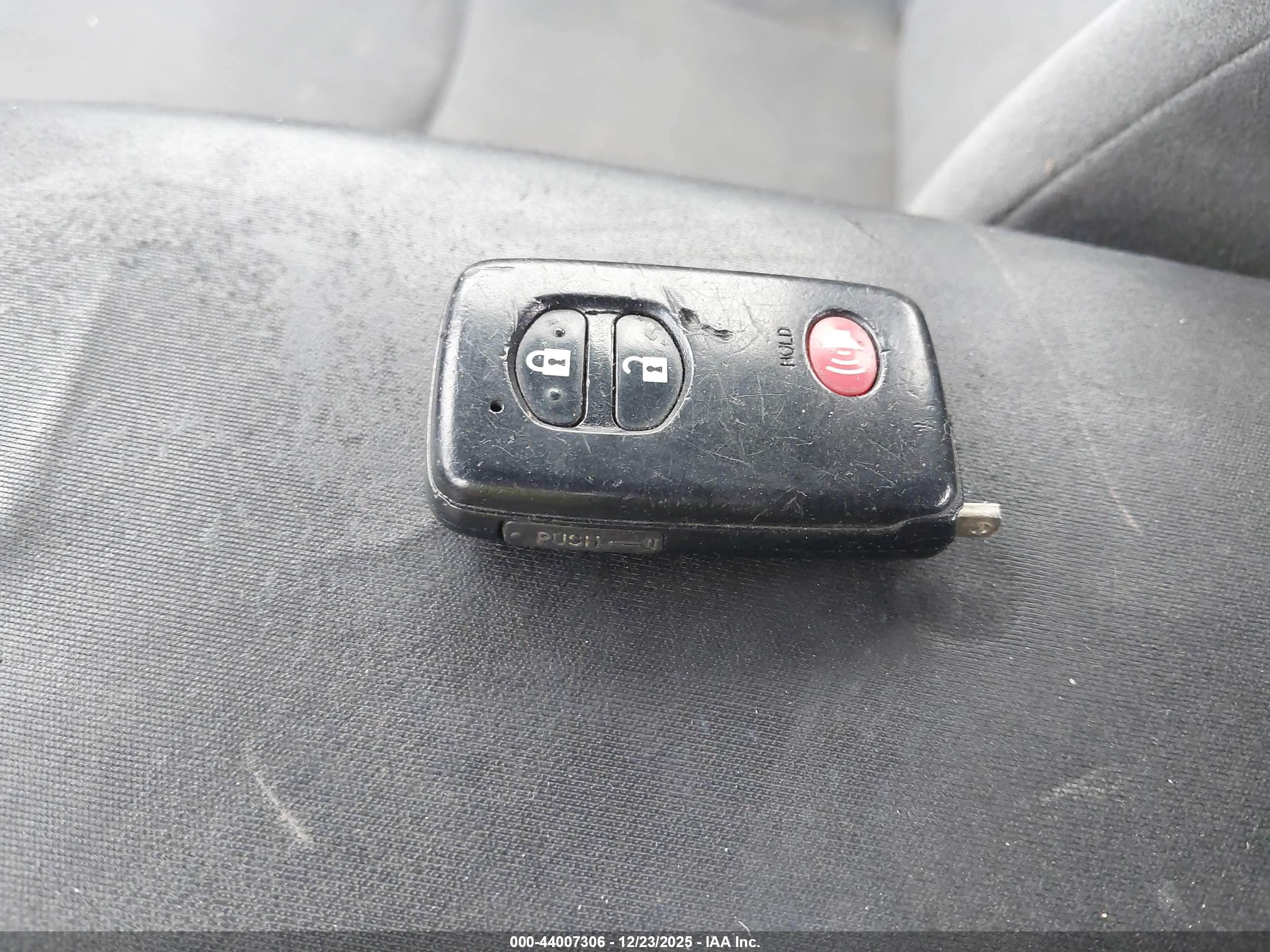 TOYOTA PRIUS image 11