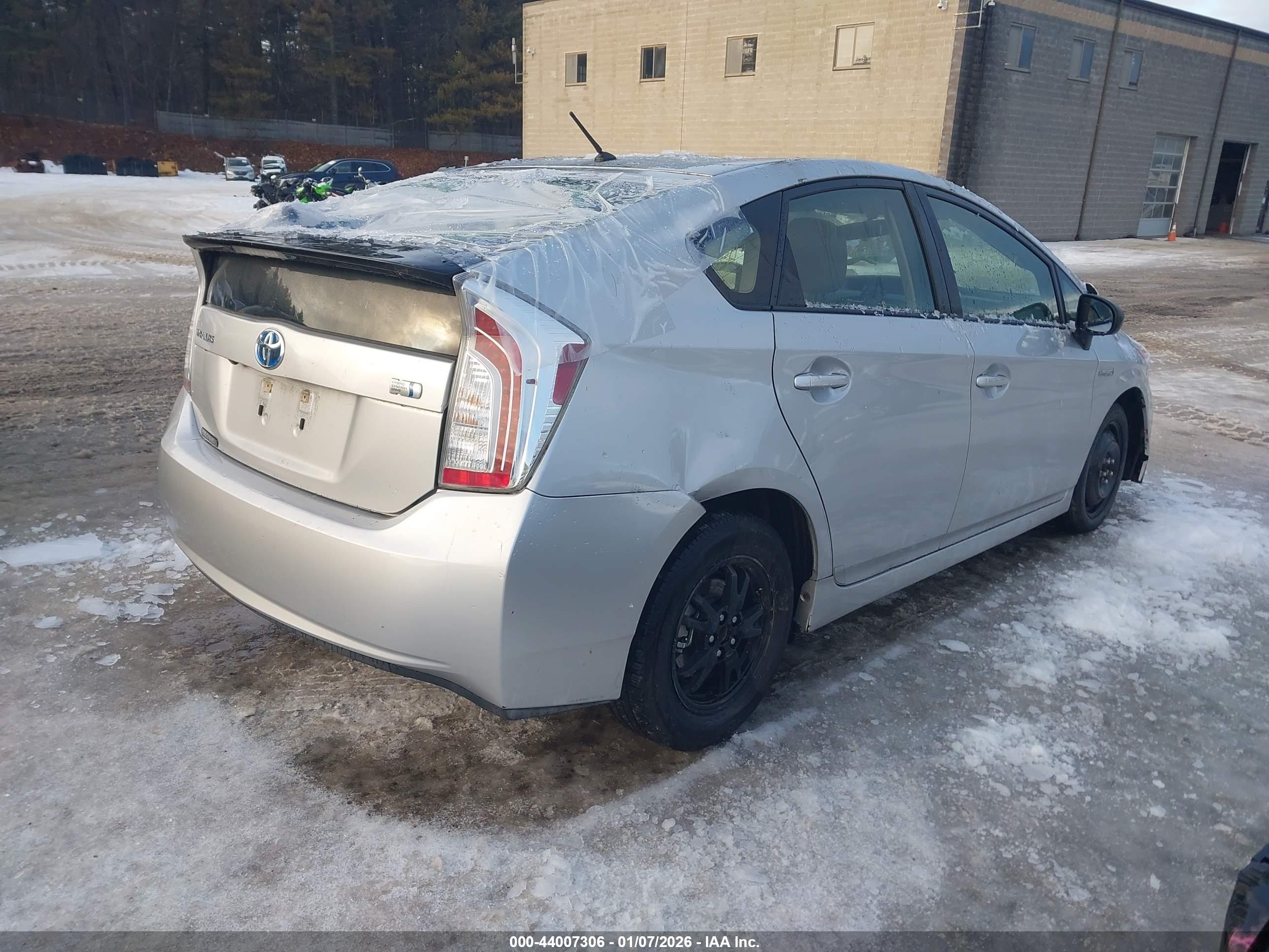 TOYOTA PRIUS image 4