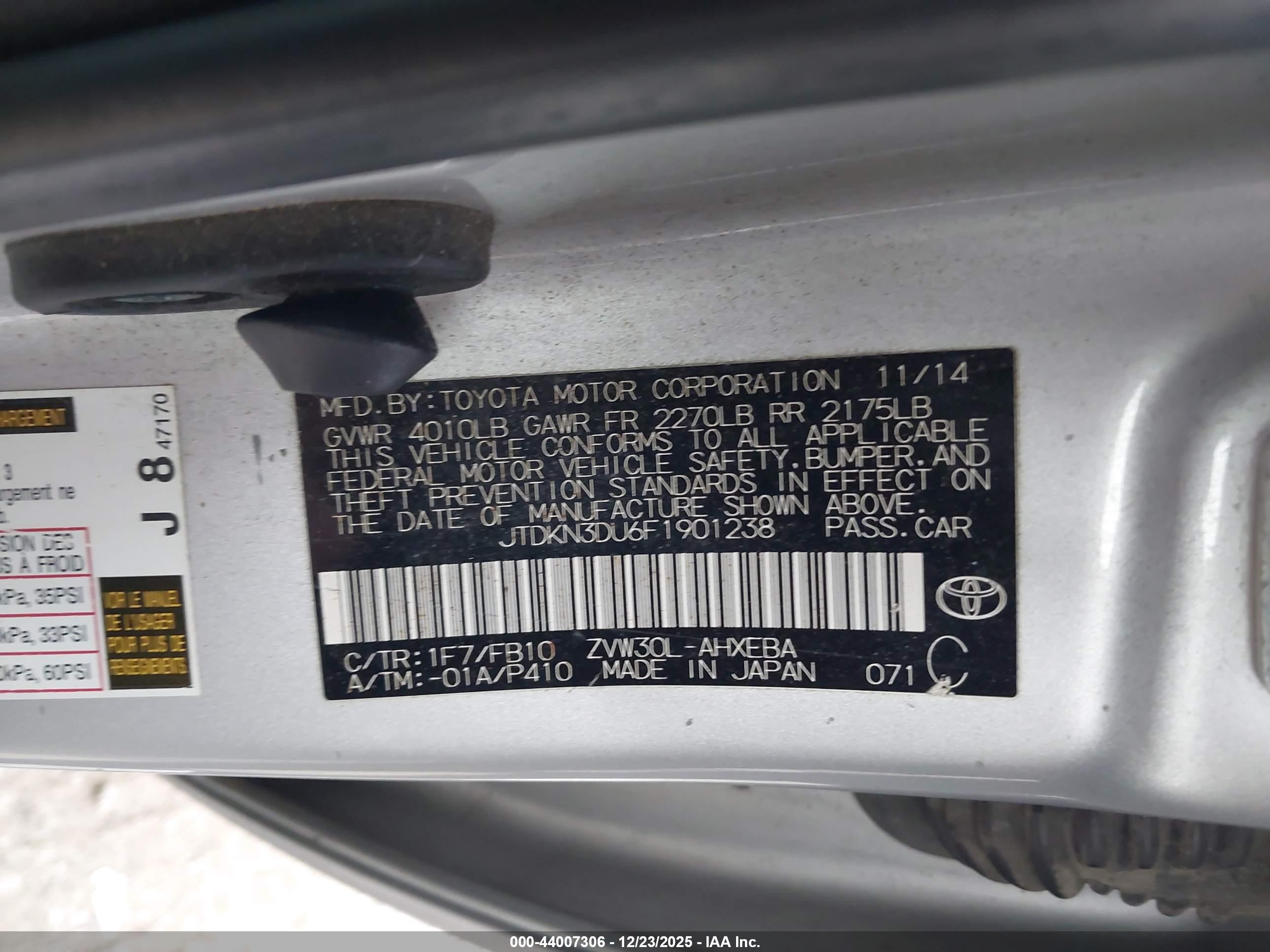 TOYOTA PRIUS image 9