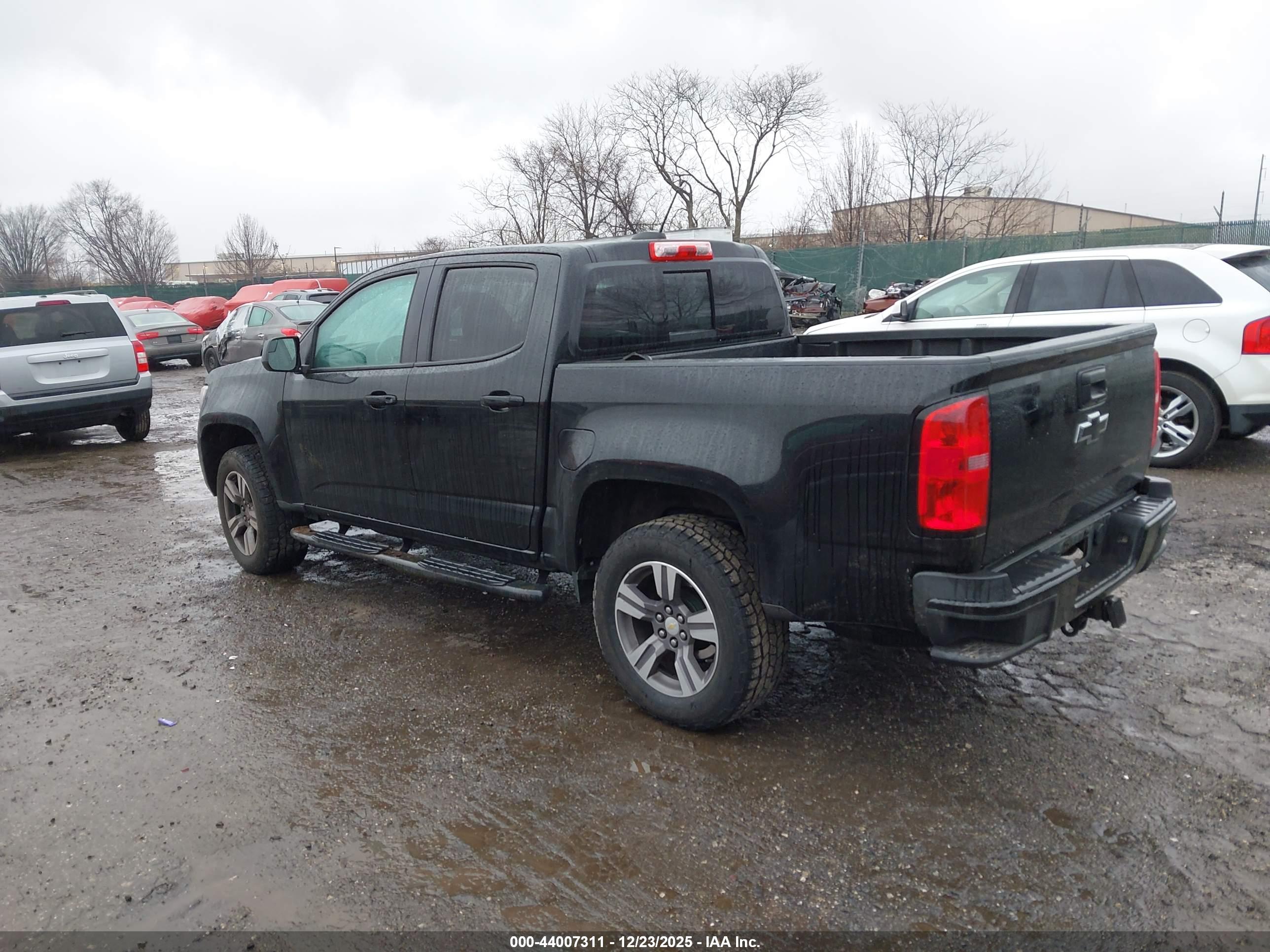 CHEVROLET COLORADO image 3