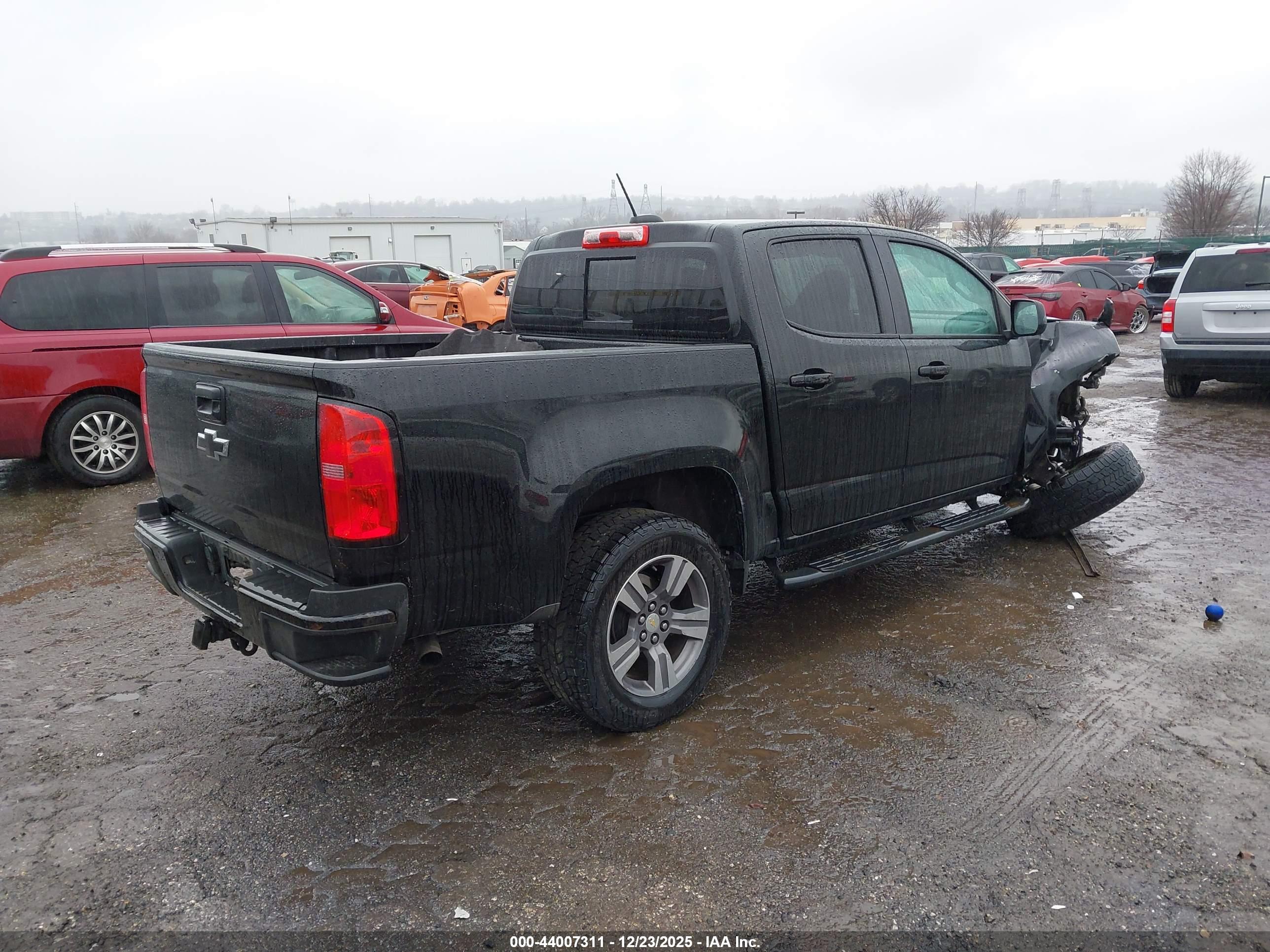 CHEVROLET COLORADO image 4