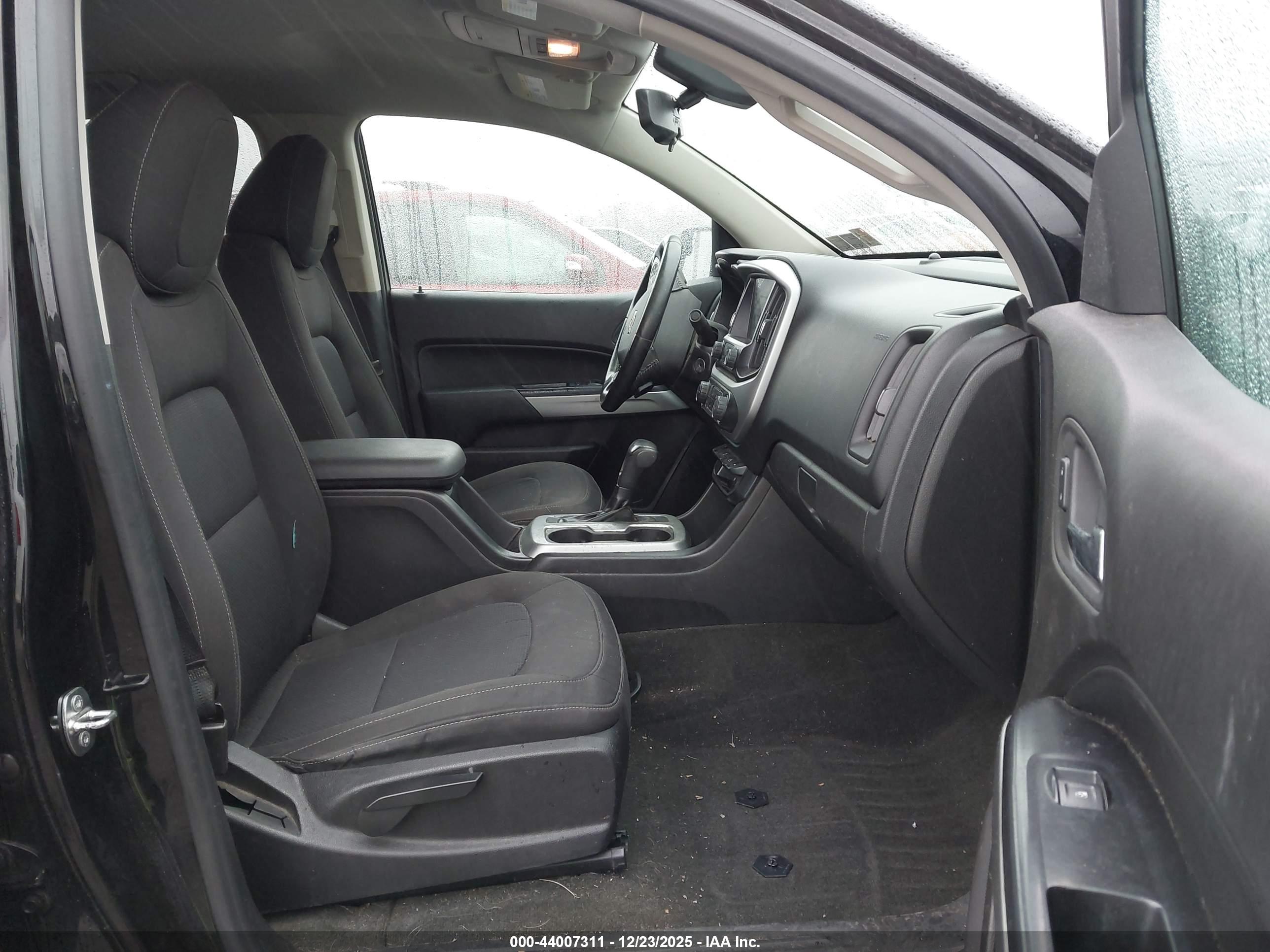 CHEVROLET COLORADO image 5