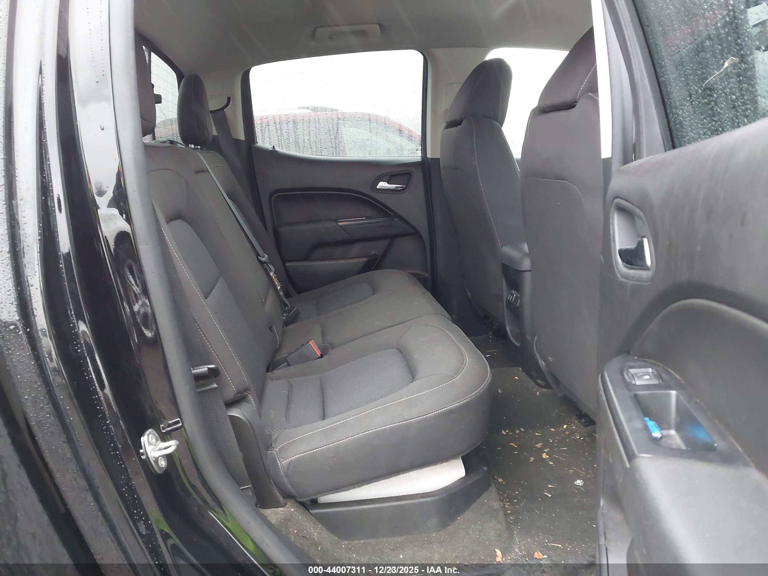 CHEVROLET COLORADO image 8