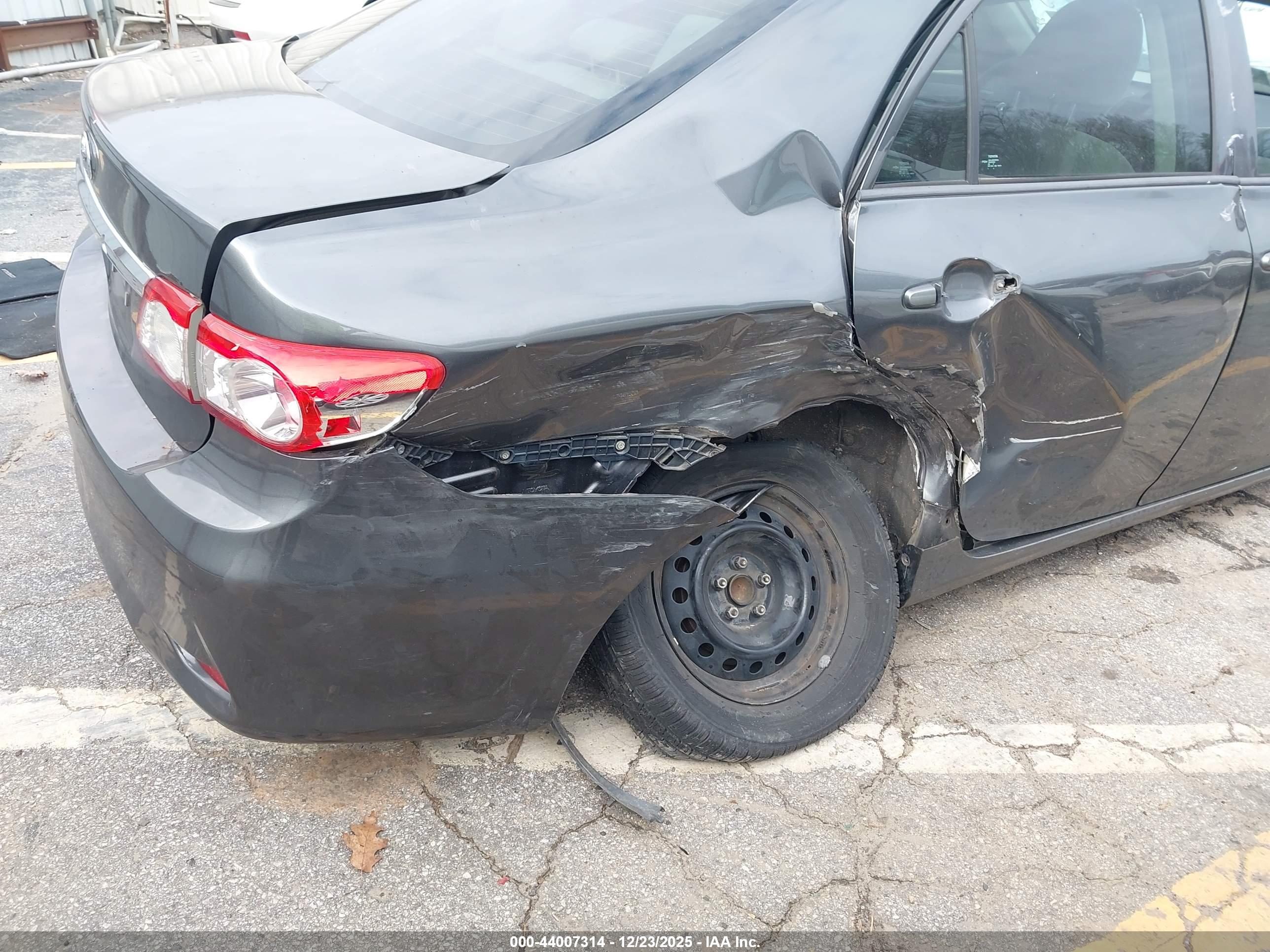 TOYOTA COROLLA image 6