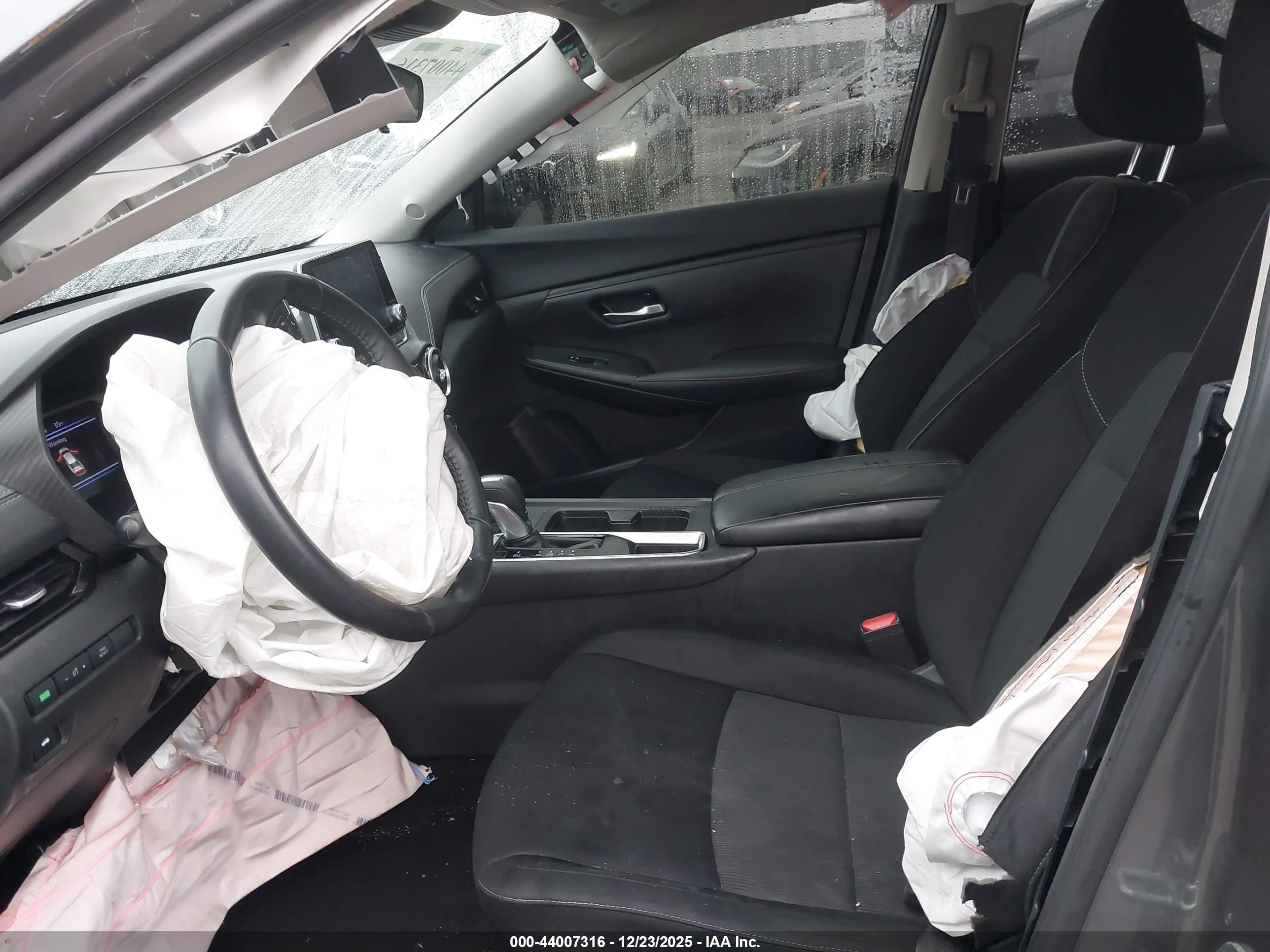 NISSAN SENTRA image 5
