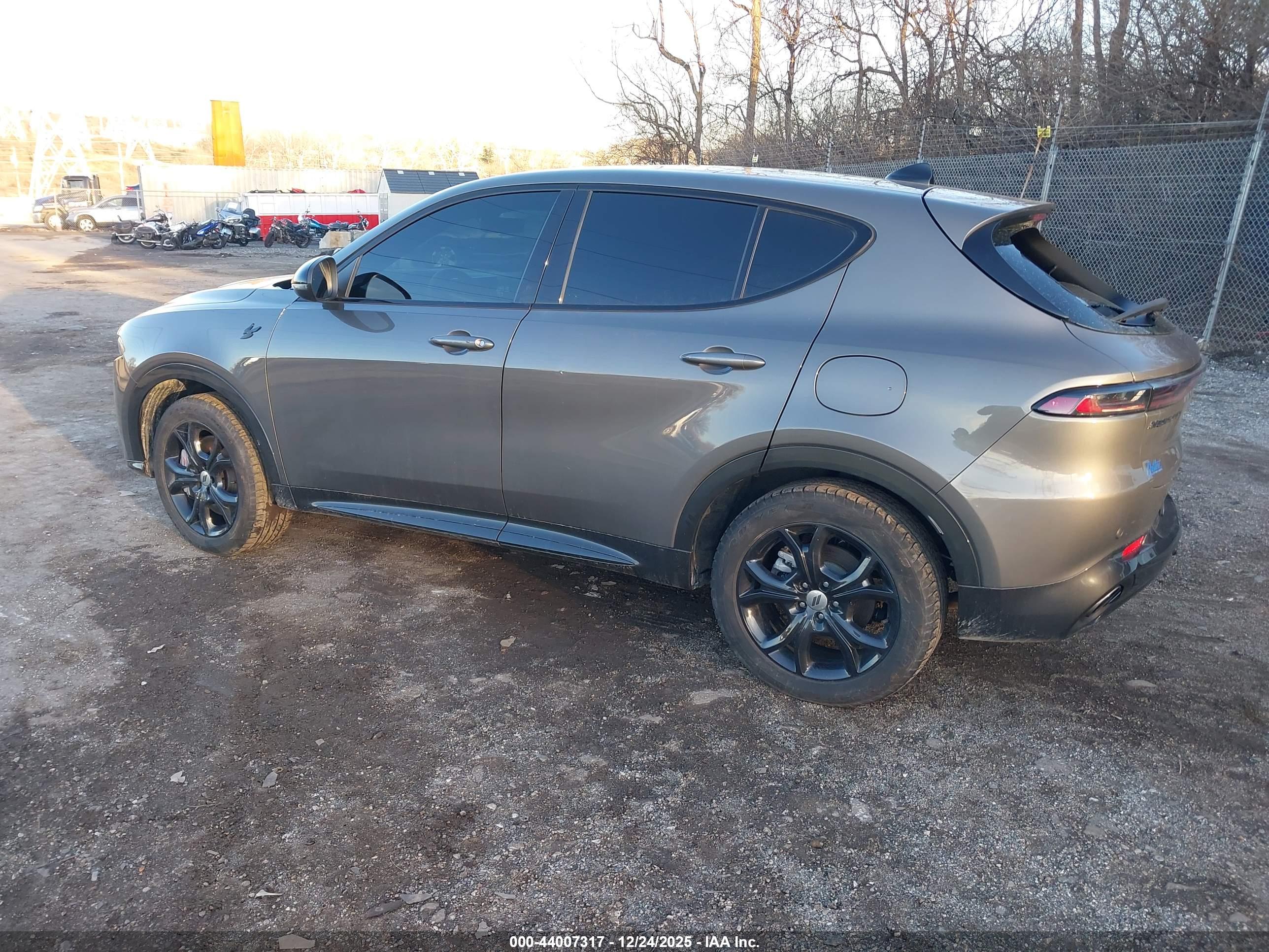 DODGE HORNET image 3