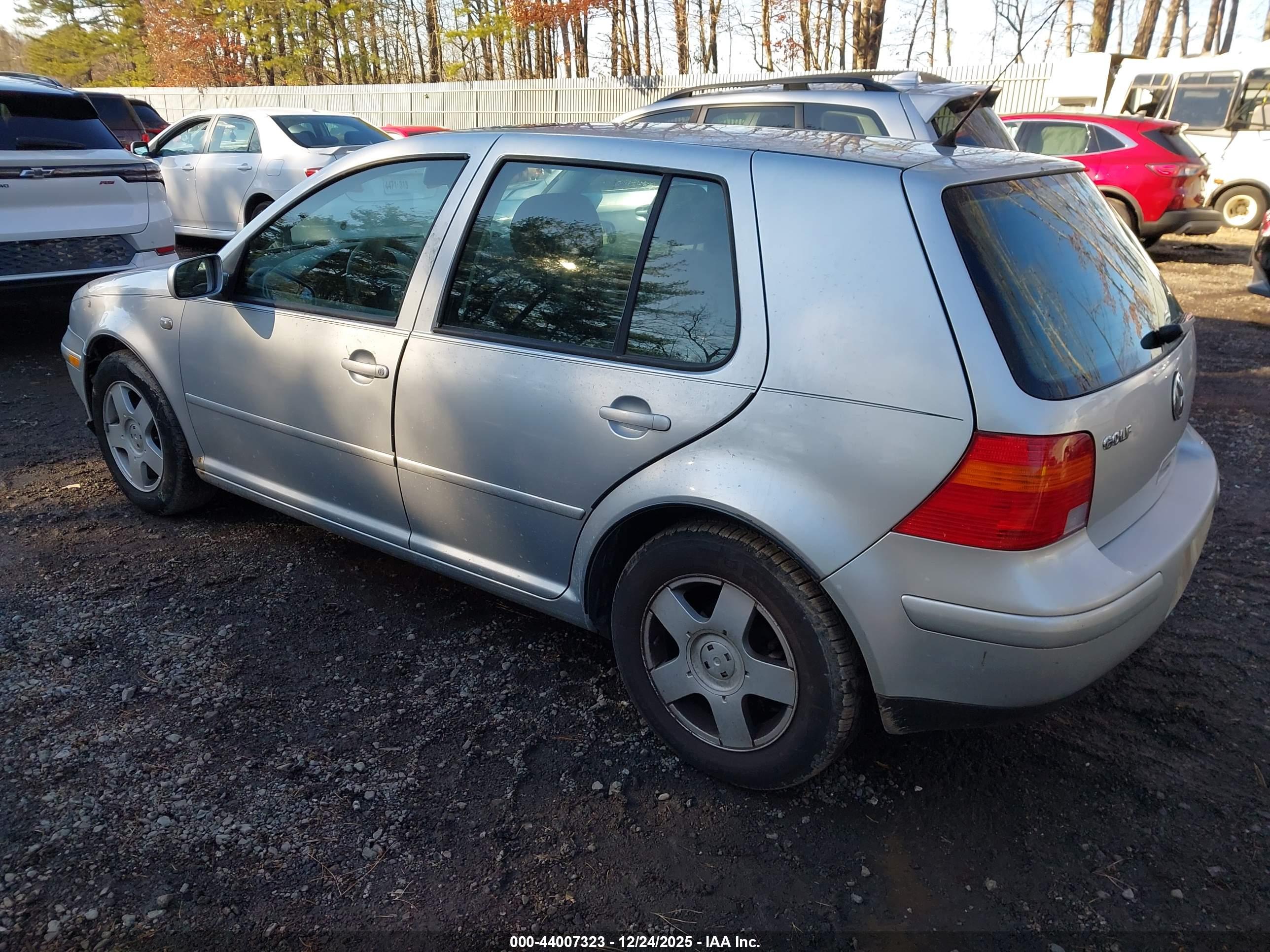 VOLKSWAGEN GOLF image 3