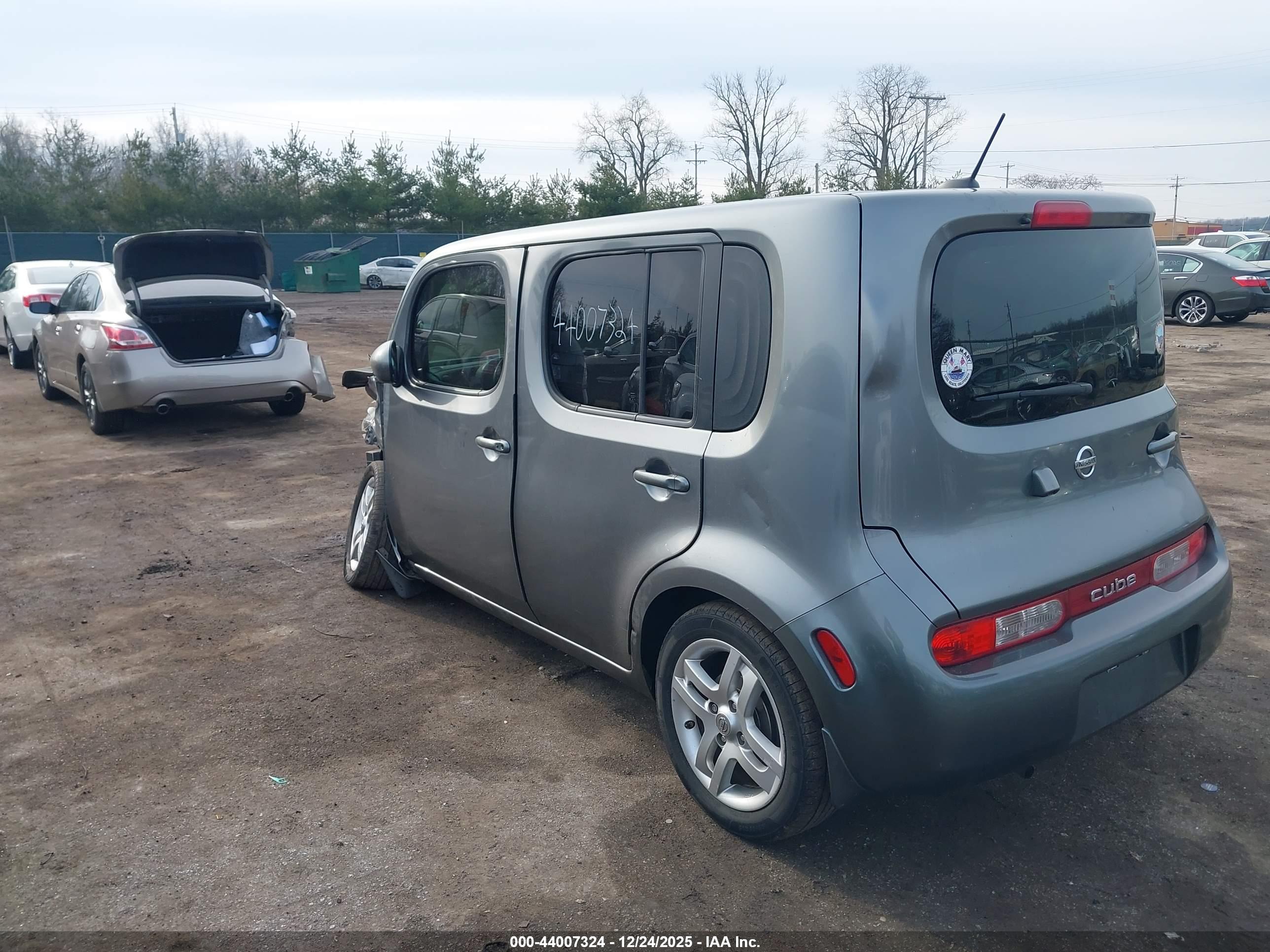 NISSAN CUBE image 3