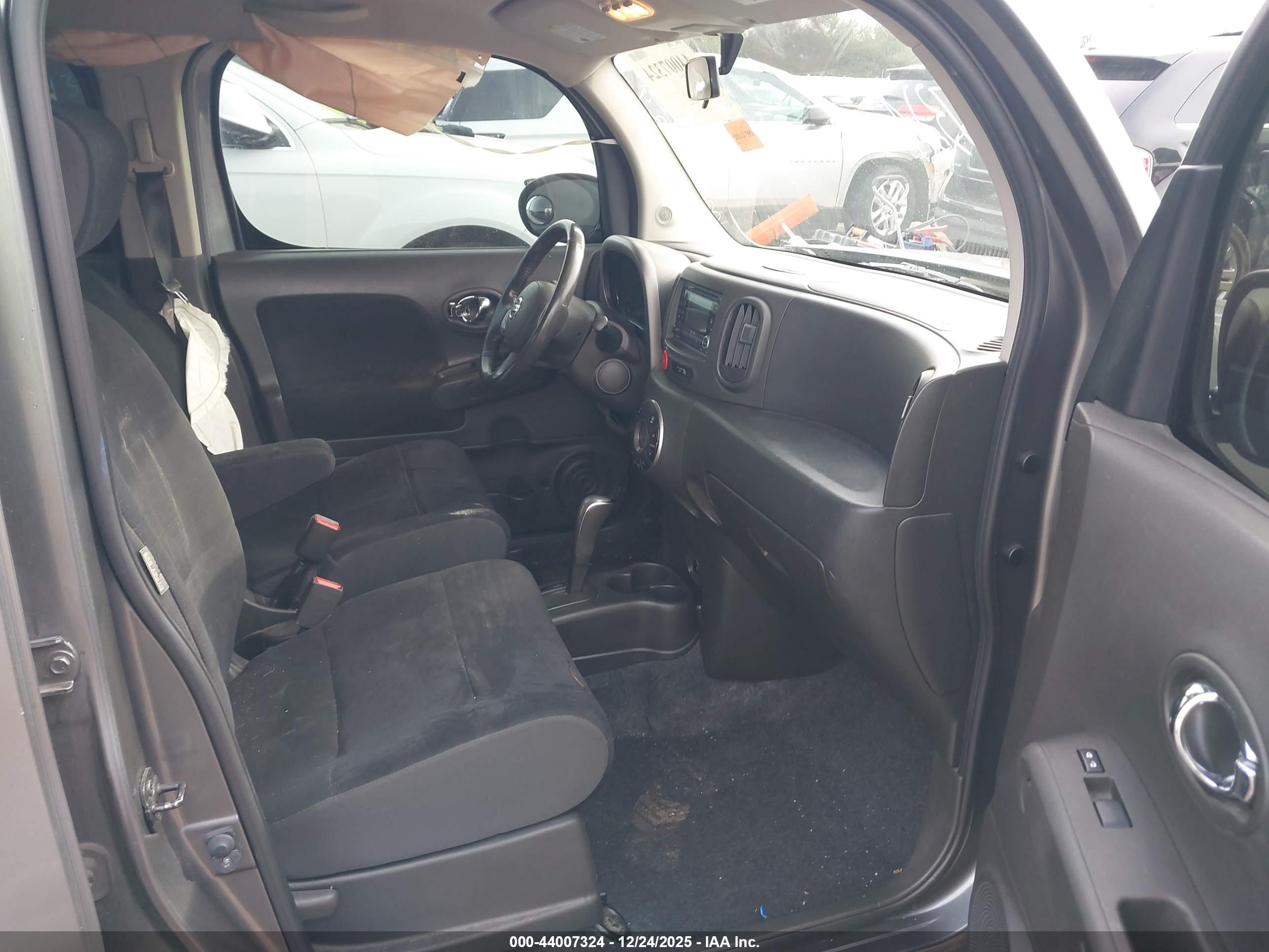 NISSAN CUBE image 5