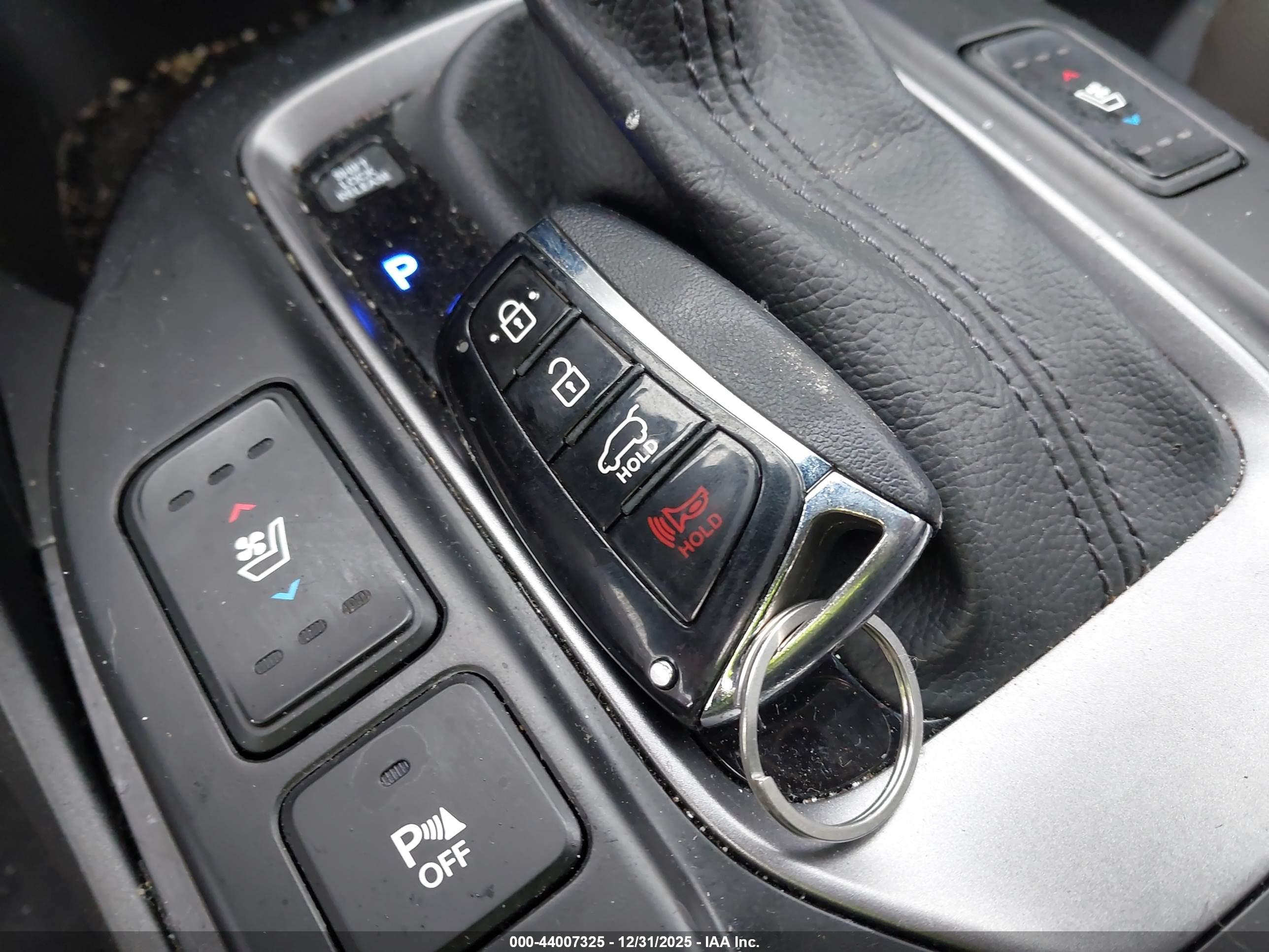 HYUNDAI SANTA image 11