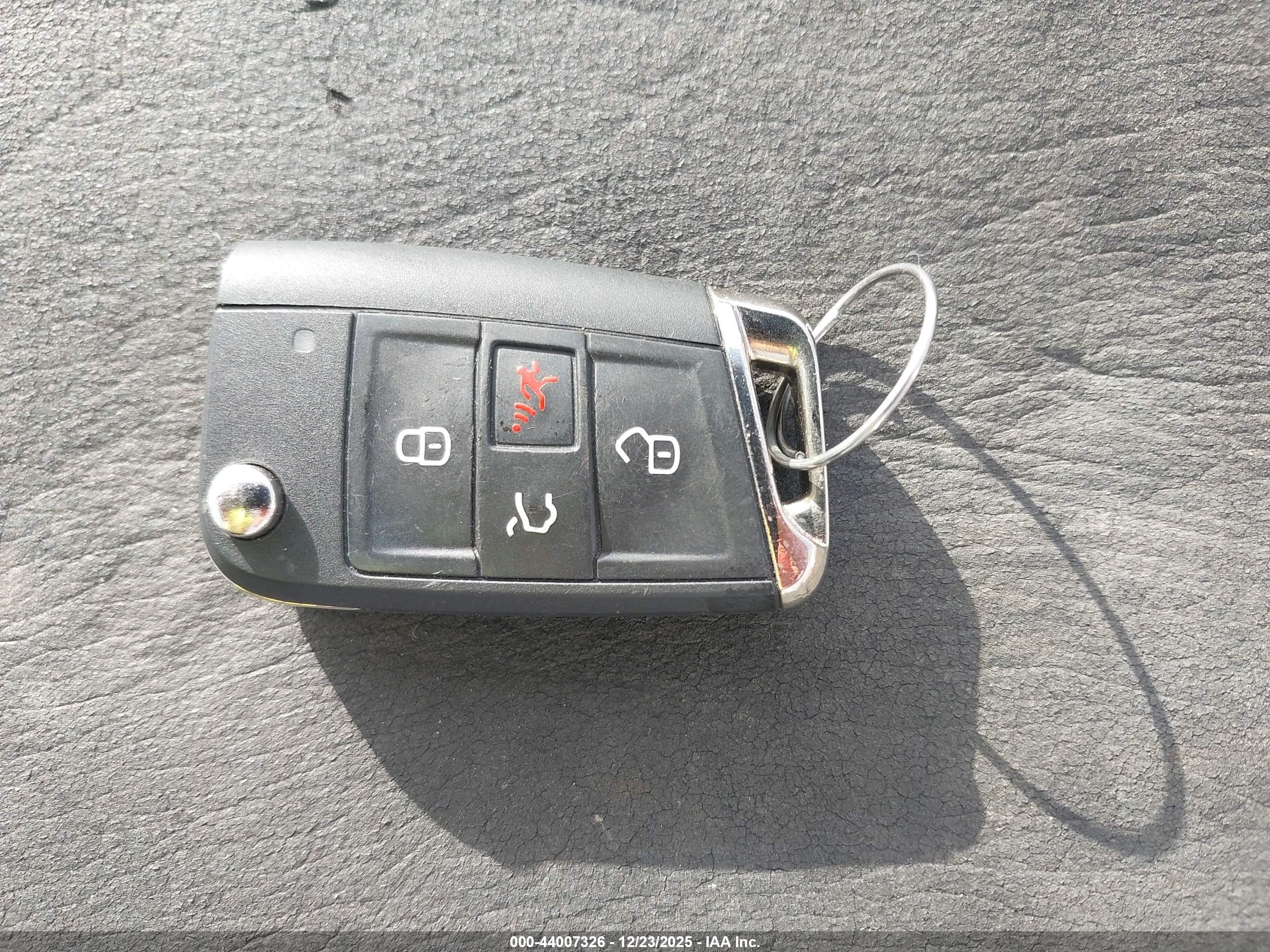 VOLKSWAGEN TIGUAN image 11