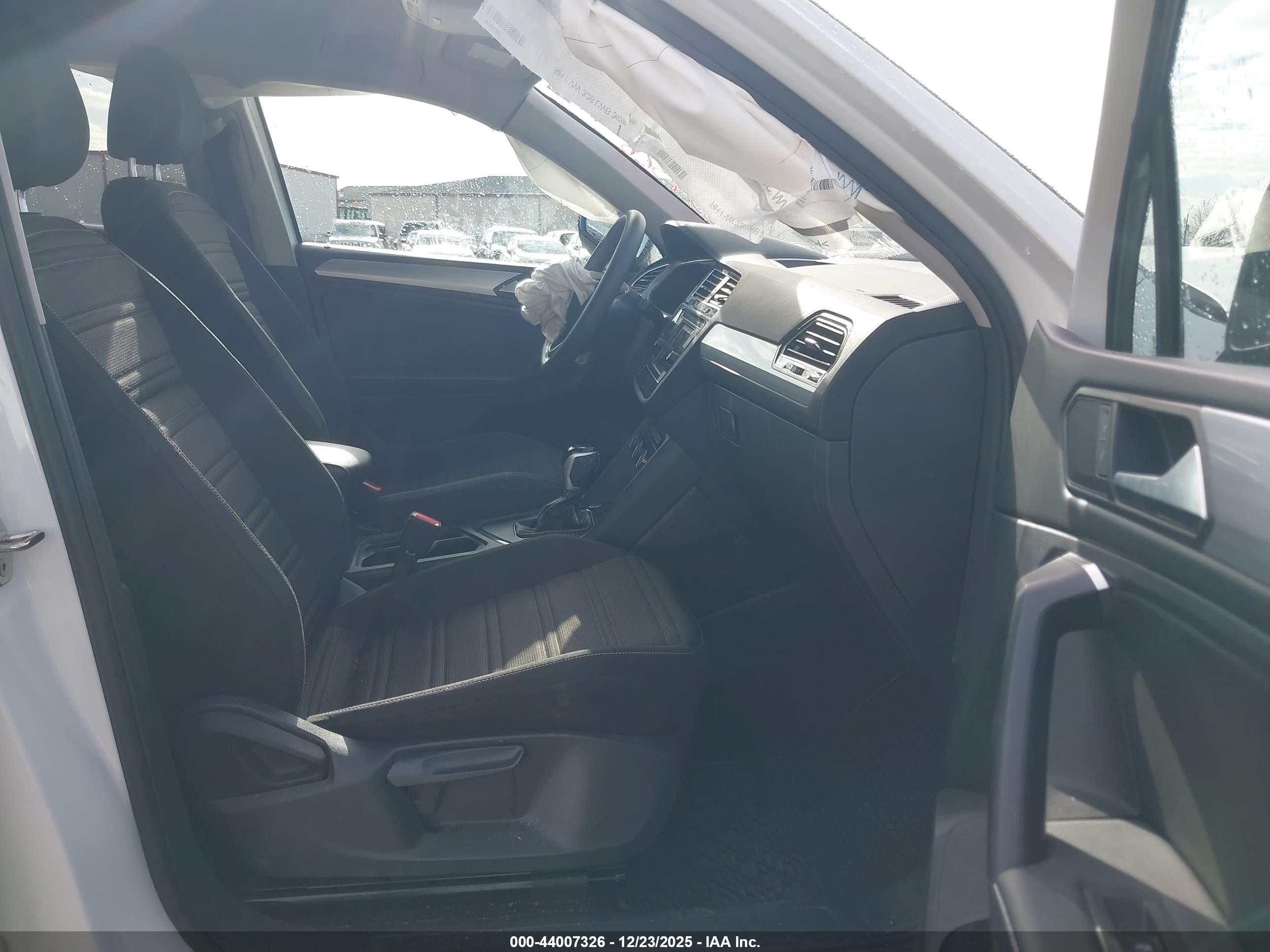 VOLKSWAGEN TIGUAN image 5
