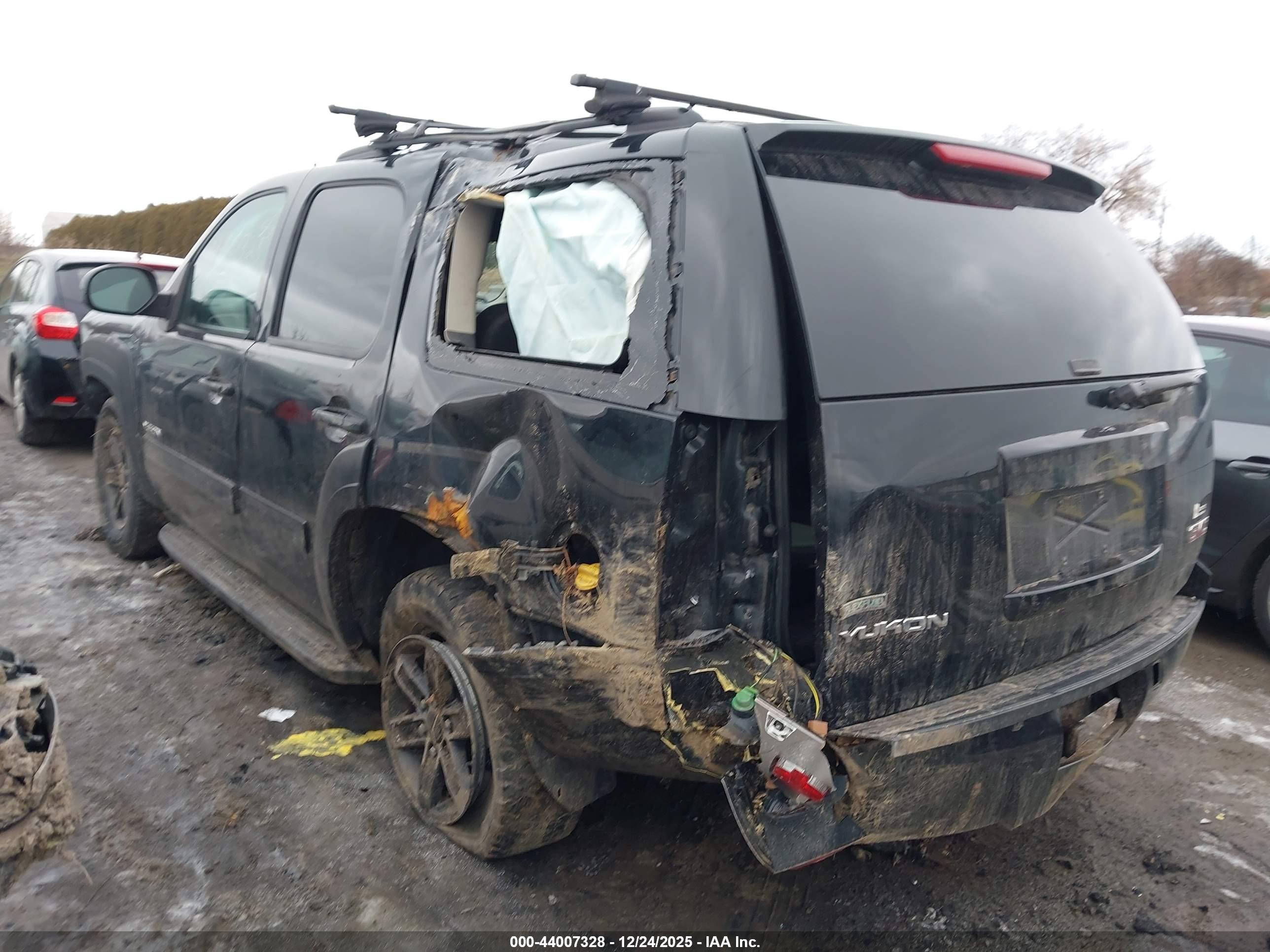 GMC YUKON image 3