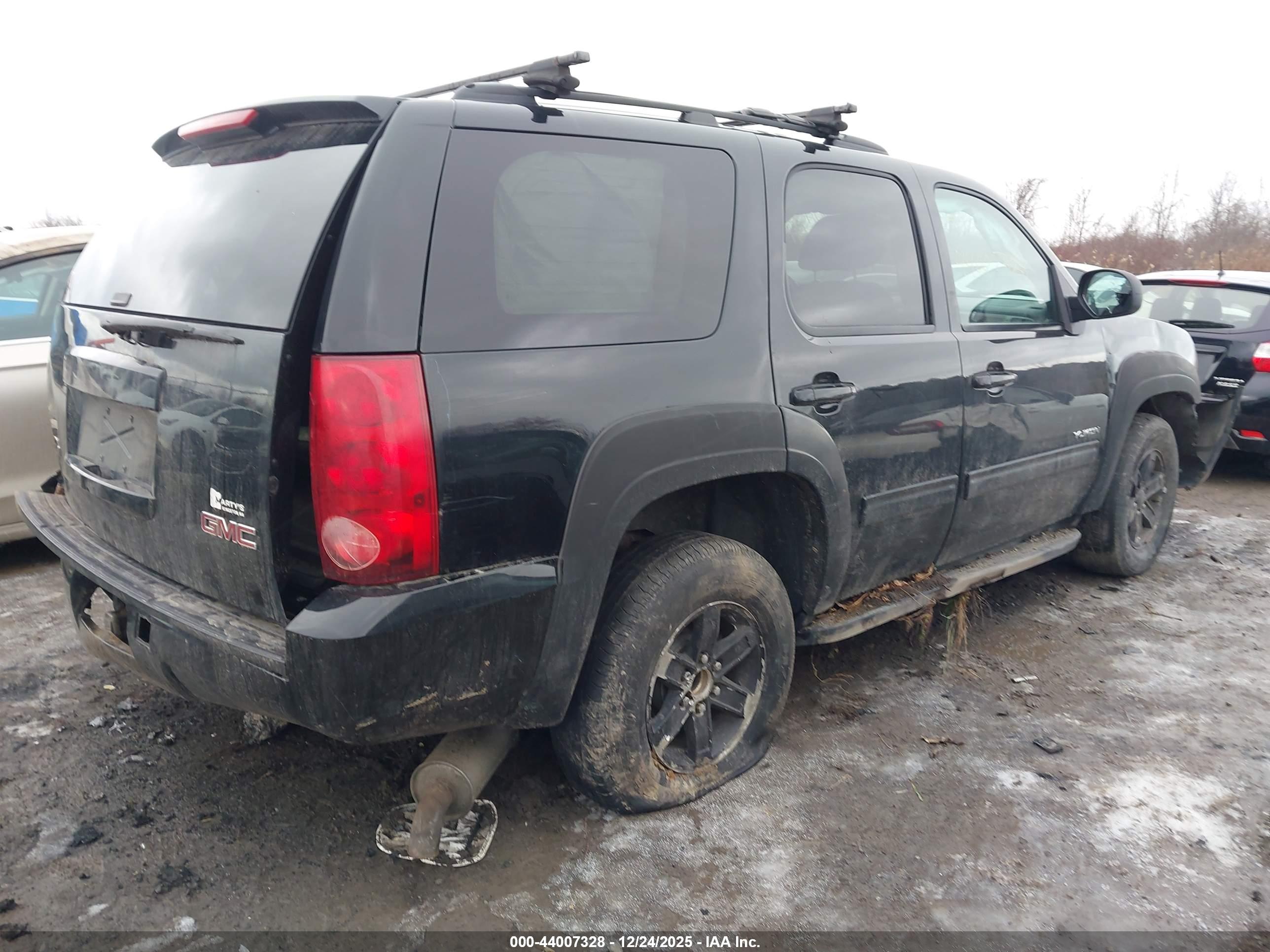 GMC YUKON image 4