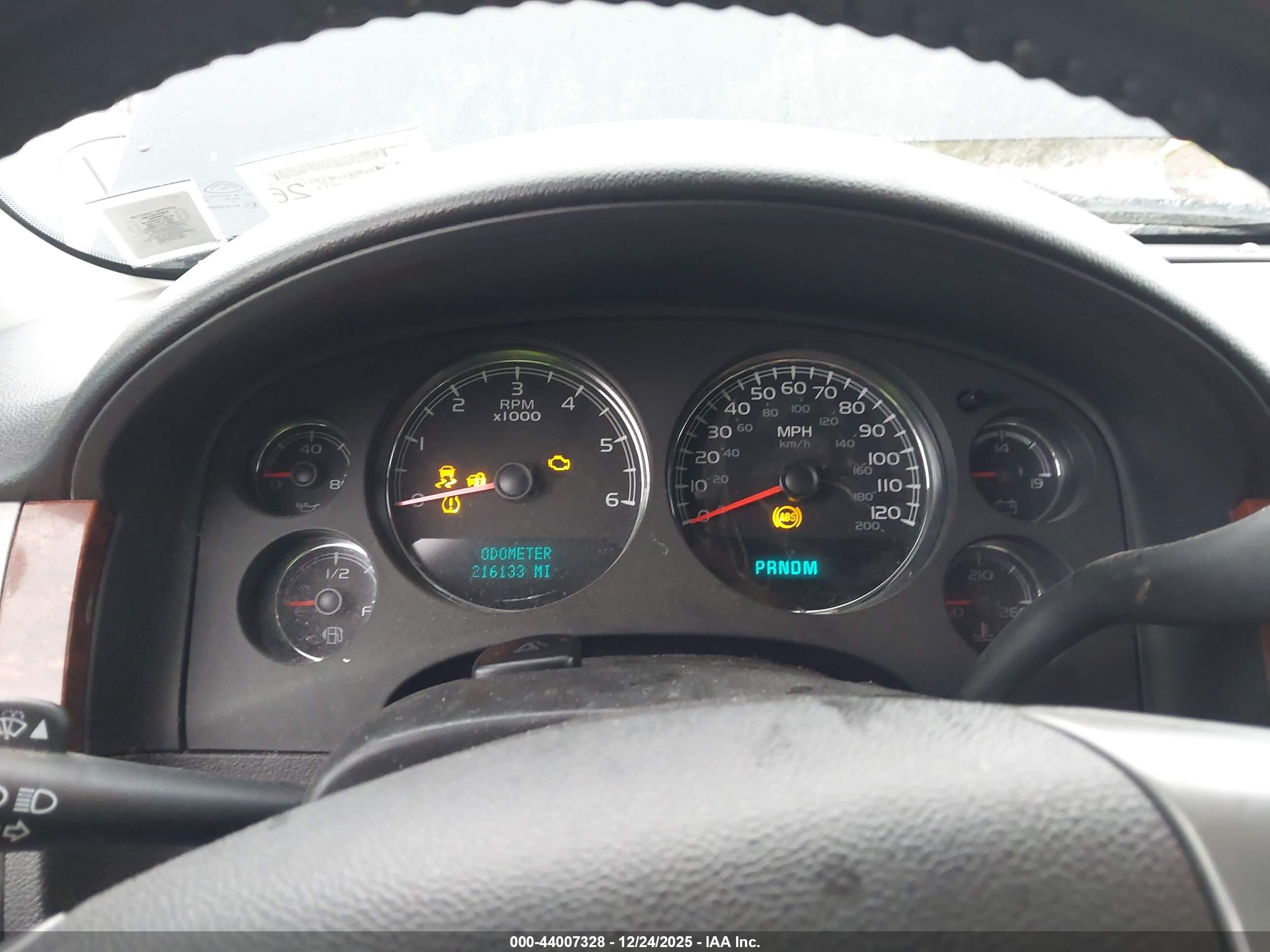 GMC YUKON image 7