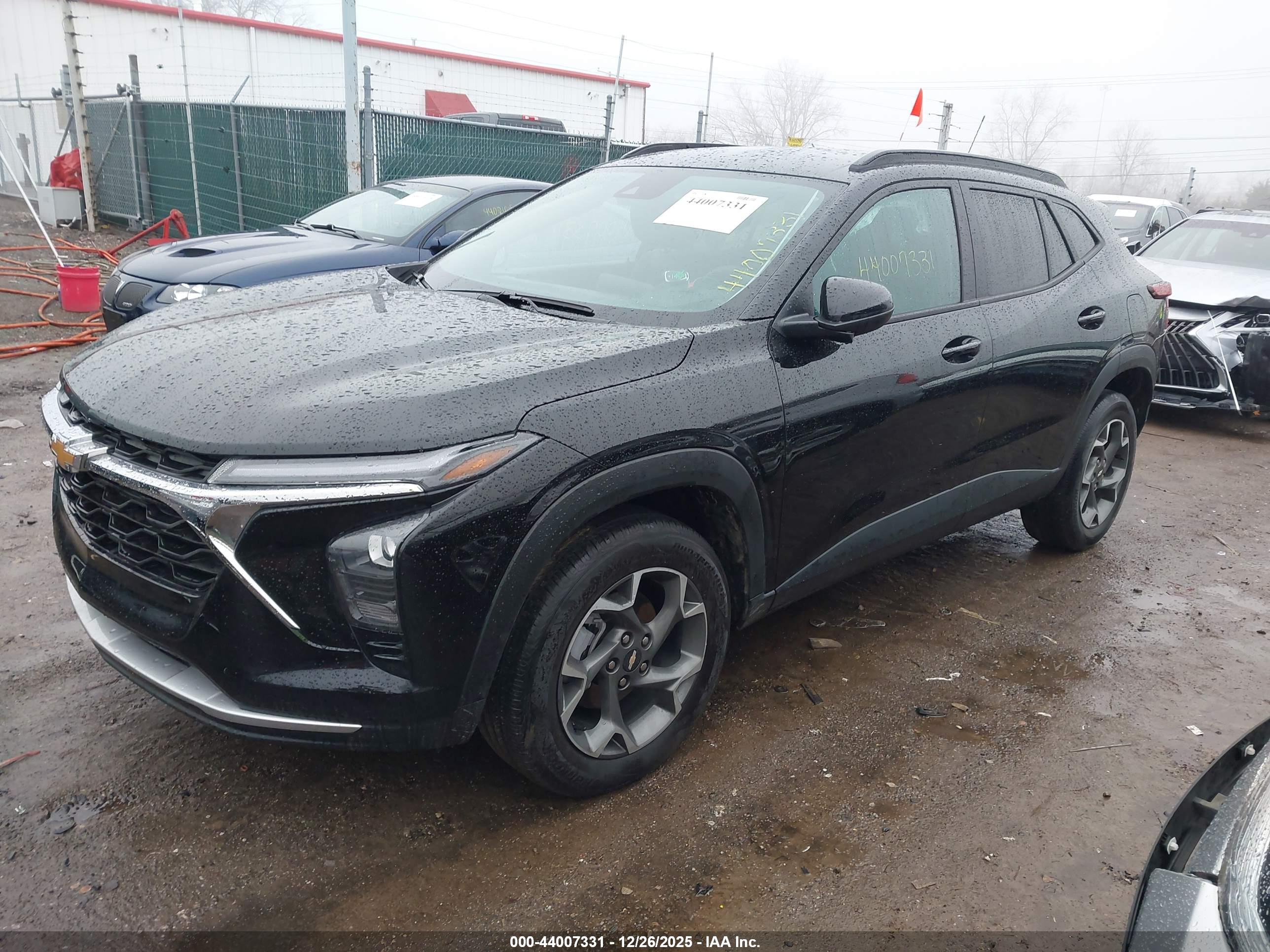 CHEVROLET TRAX image 2