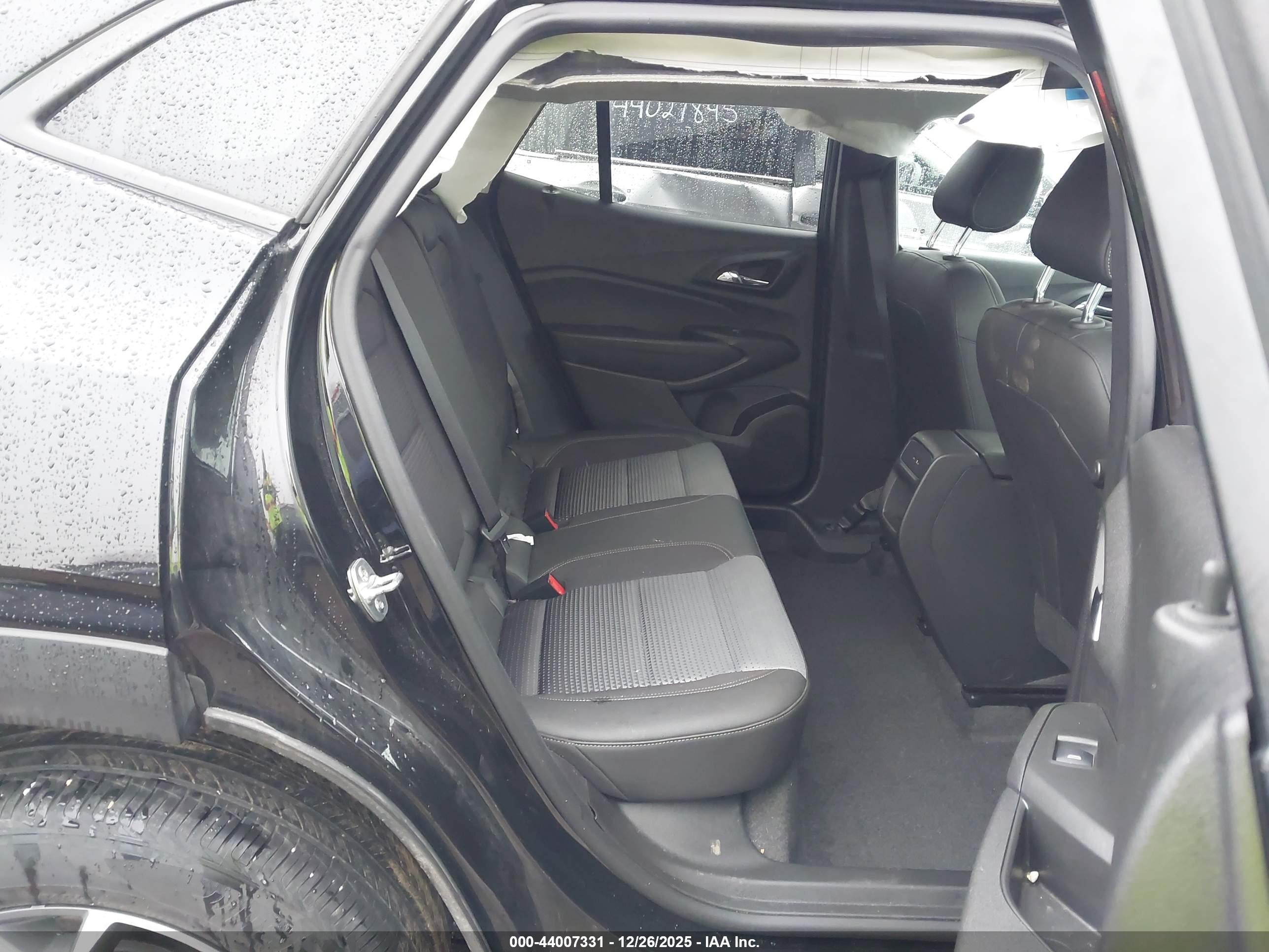 CHEVROLET TRAX image 8