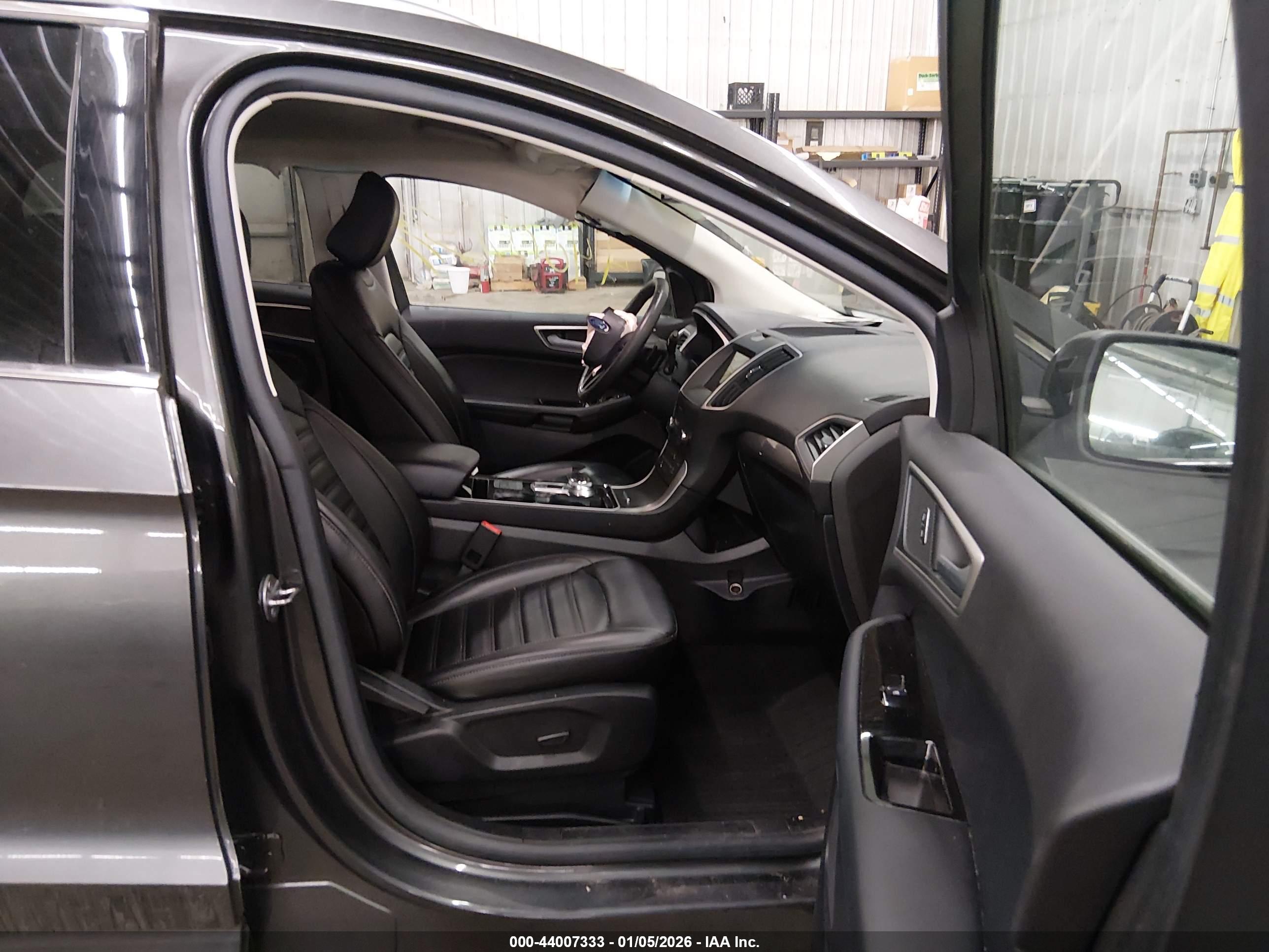 FORD EDGE image 5