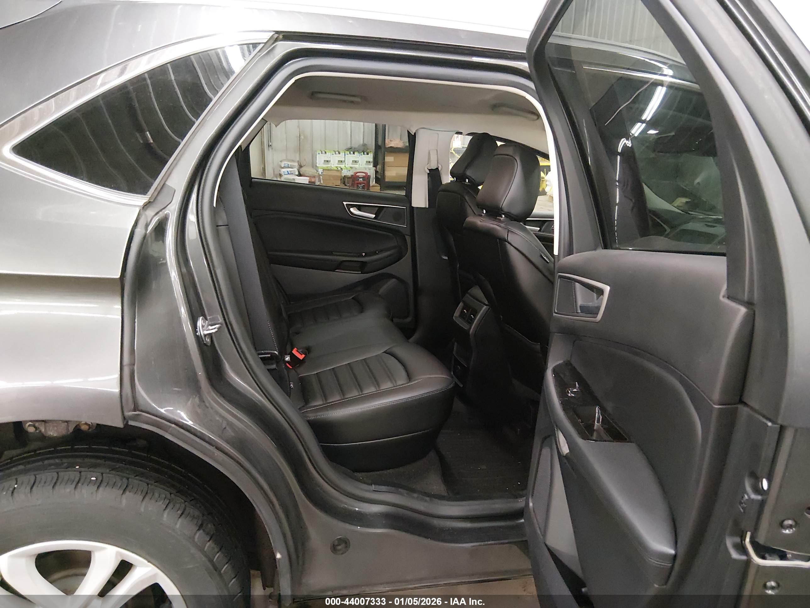 FORD EDGE image 8