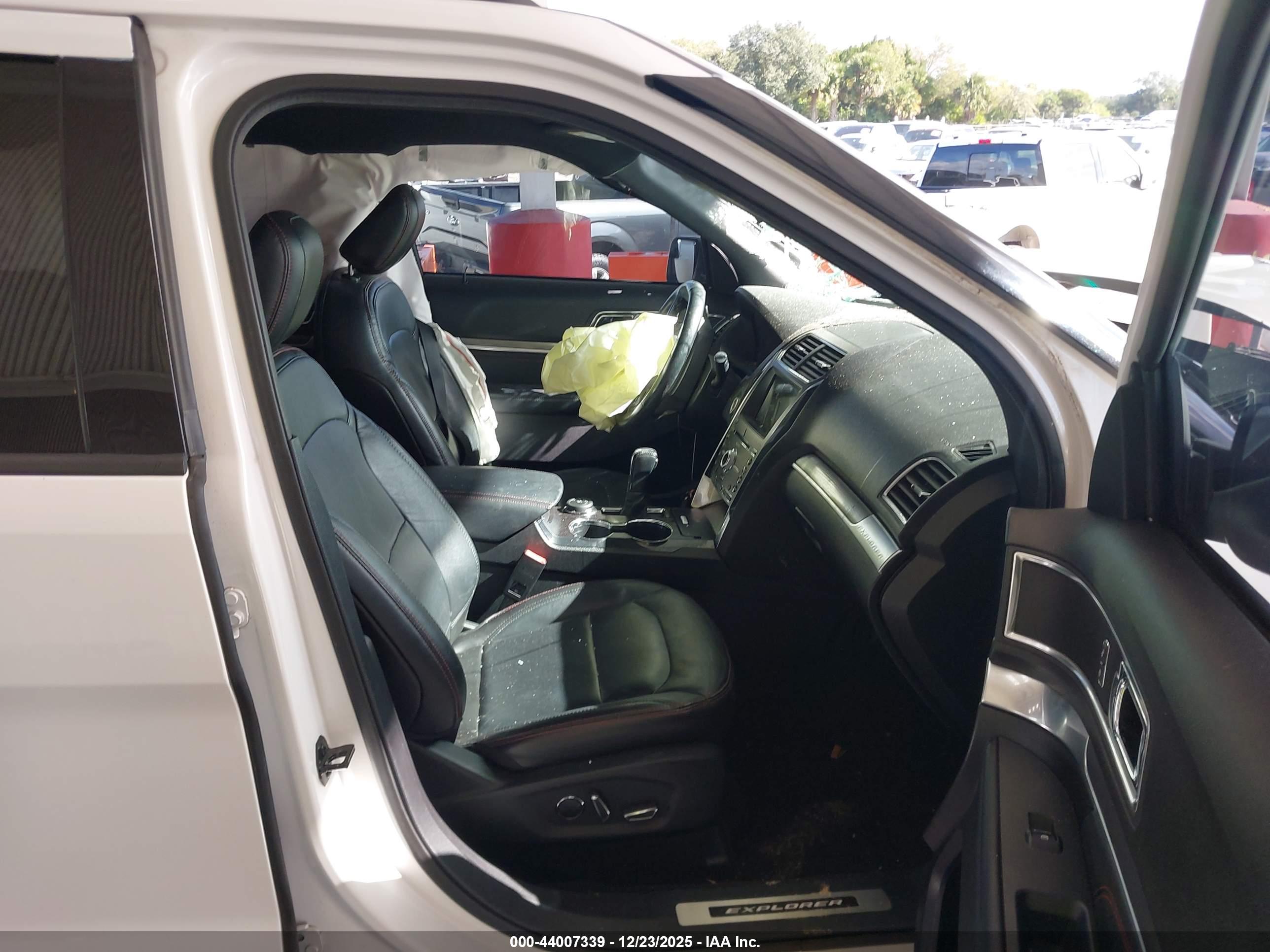 FORD EXPLORER image 5